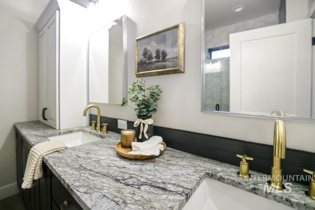 547 Canyon Falls Drive, Twin Falls, Idaho 83301, 4 Bedrooms, 3 Bathrooms, Residential For Sale, Price $595,000,MLS 98967993