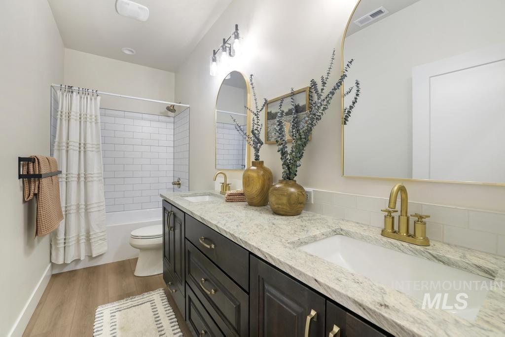 547 Canyon Falls Drive, Twin Falls, Idaho 83301, 4 Bedrooms, 3 Bathrooms, Residential For Sale, Price $595,000,MLS 98967993