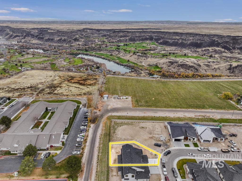 547 Canyon Falls Drive, Twin Falls, Idaho 83301, 4 Bedrooms, 3 Bathrooms, Residential For Sale, Price $595,000,MLS 98967993
