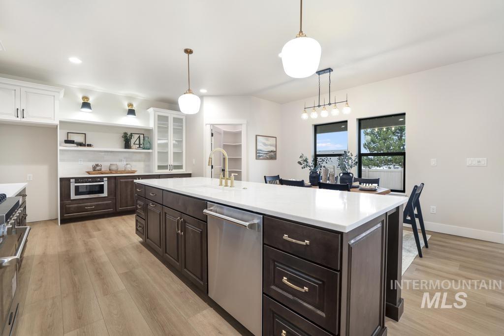 547 Canyon Falls Drive, Twin Falls, Idaho 83301, 4 Bedrooms, 3 Bathrooms, Residential For Sale, Price $595,000,MLS 98967993