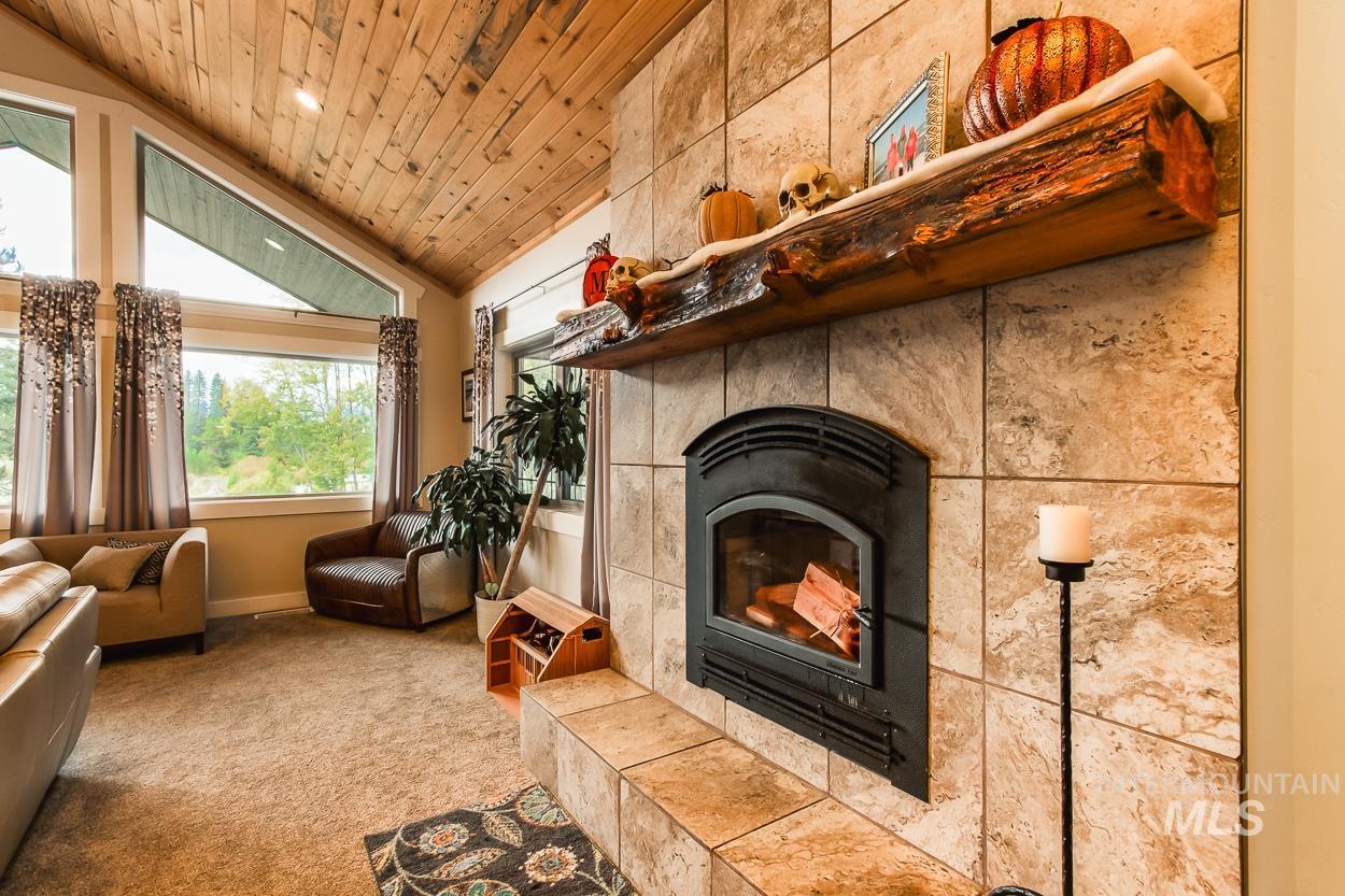 467 Gold Fork Rd, Donnelly, Idaho 83615, 5 Bedrooms, 4 Bathrooms, Residential For Sale, Price $2,390,000, 98967997