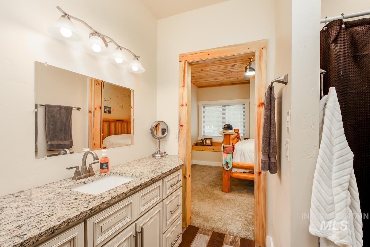 467 Gold Fork Rd, Donnelly, Idaho 83615, 5 Bedrooms, 4 Bathrooms, Residential For Sale, Price $2,390,000, 98967997