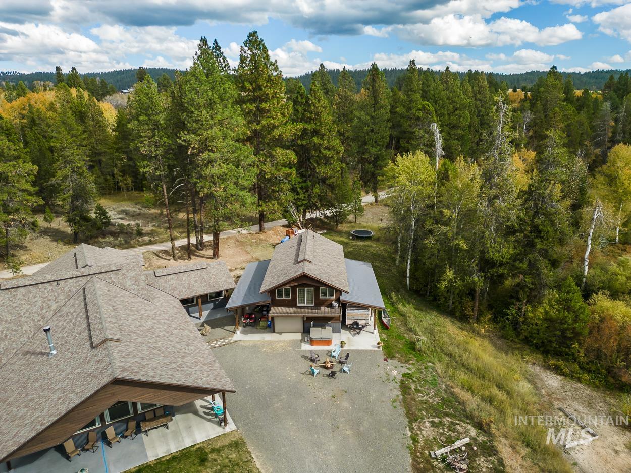 467 Gold Fork Rd, Donnelly, Idaho 83615, 5 Bedrooms, 4 Bathrooms, Residential For Sale, Price $2,390,000, 98967997
