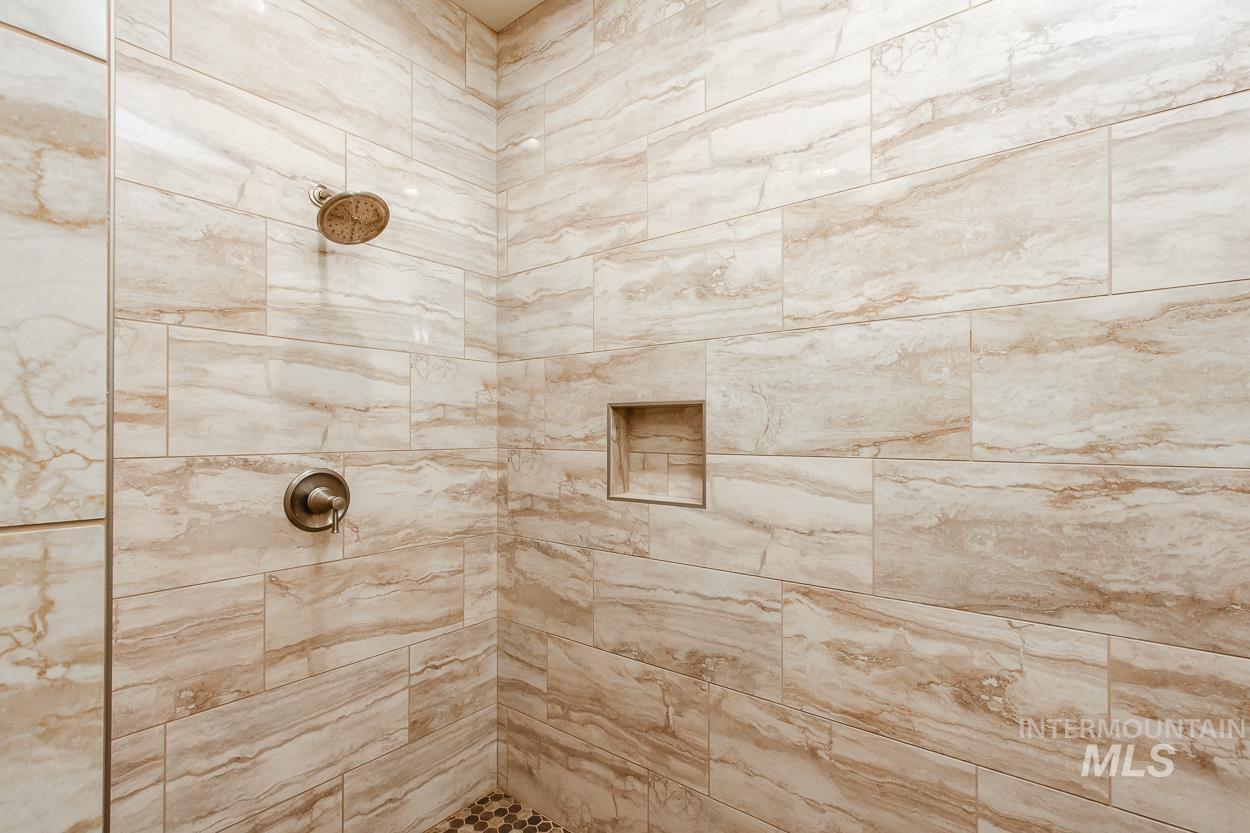 467 Gold Fork Rd, Donnelly, Idaho 83615, 5 Bedrooms, 4 Bathrooms, Residential For Sale, Price $2,390,000, 98967997