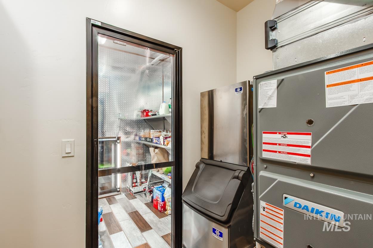 467 Gold Fork Rd, Donnelly, Idaho 83615, 5 Bedrooms, 4 Bathrooms, Residential For Sale, Price $2,390,000, 98967997