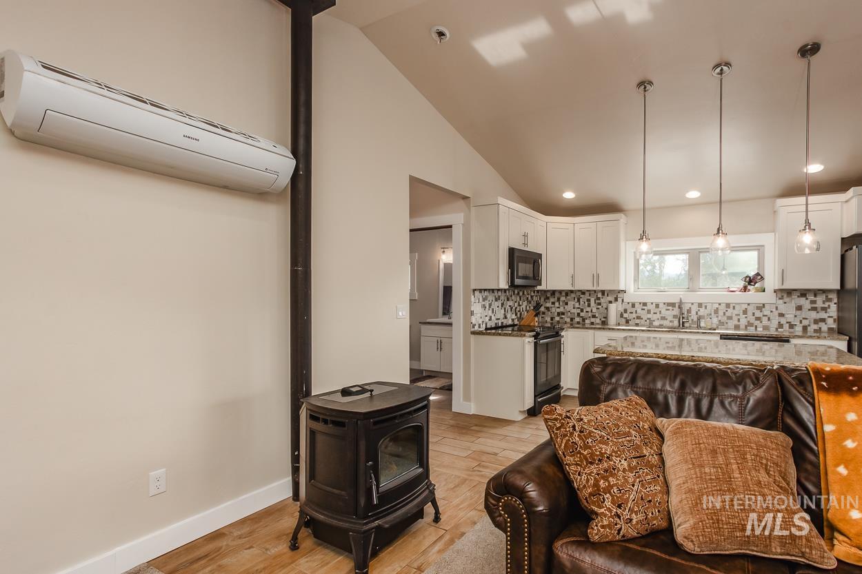 467 Gold Fork Rd, Donnelly, Idaho 83615, 5 Bedrooms, 4 Bathrooms, Residential For Sale, Price $2,390,000, 98967997