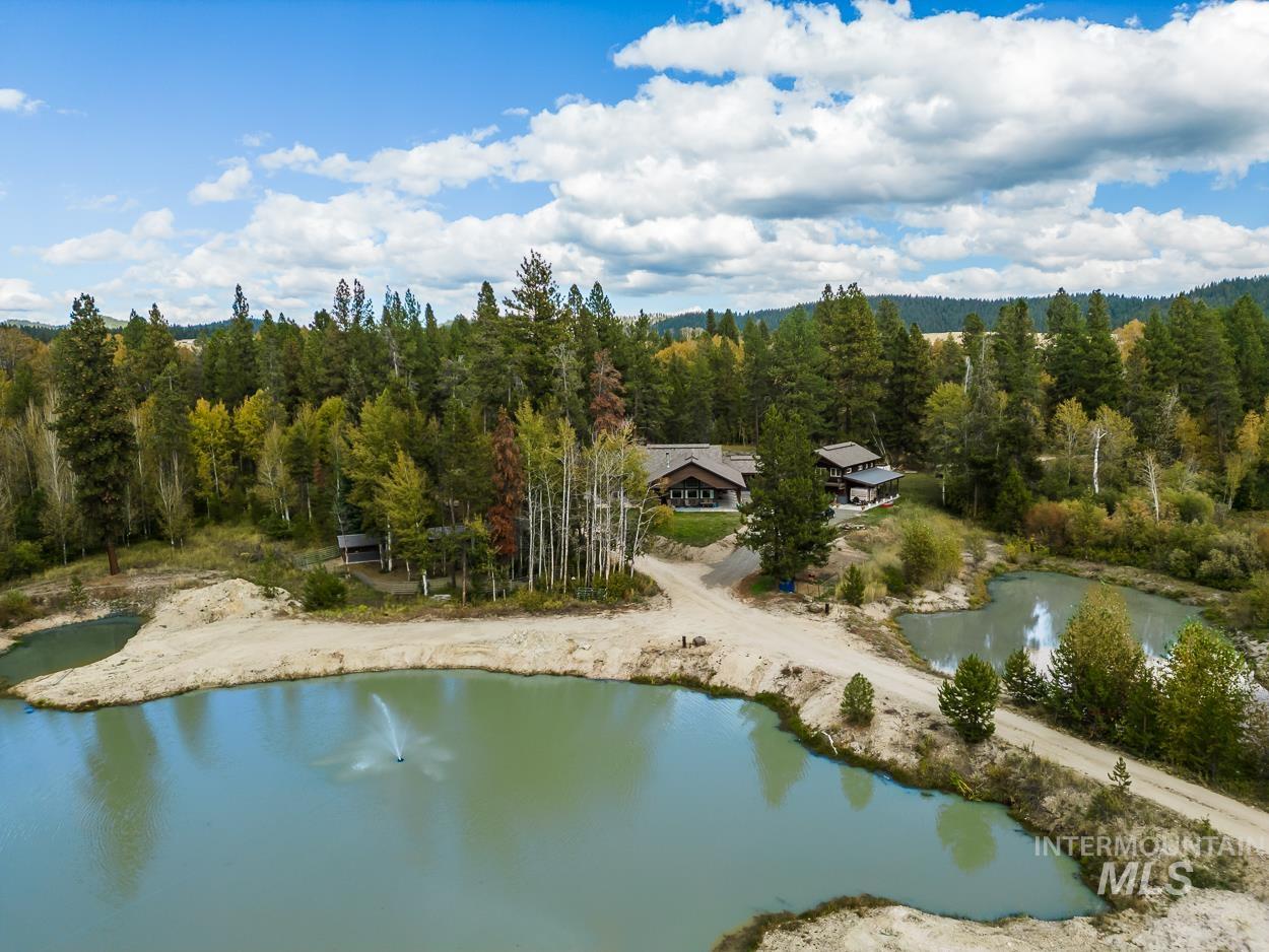 467 Gold Fork Rd, Donnelly, Idaho 83615, 5 Bedrooms, 4 Bathrooms, Residential For Sale, Price $2,390,000, 98967997