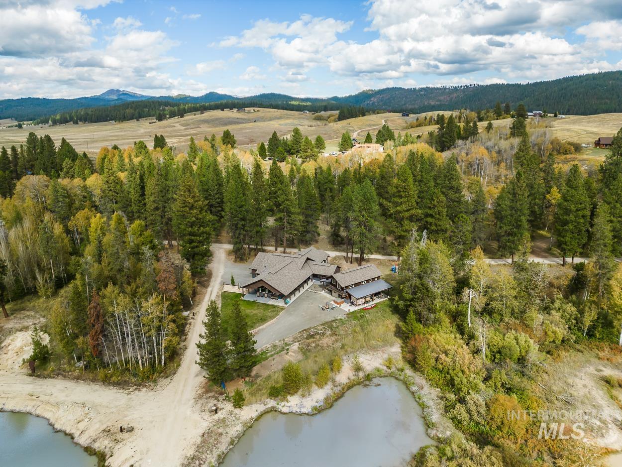 467 Gold Fork Rd, Donnelly, Idaho 83615, 5 Bedrooms, 4 Bathrooms, Residential For Sale, Price $2,390,000, 98967997