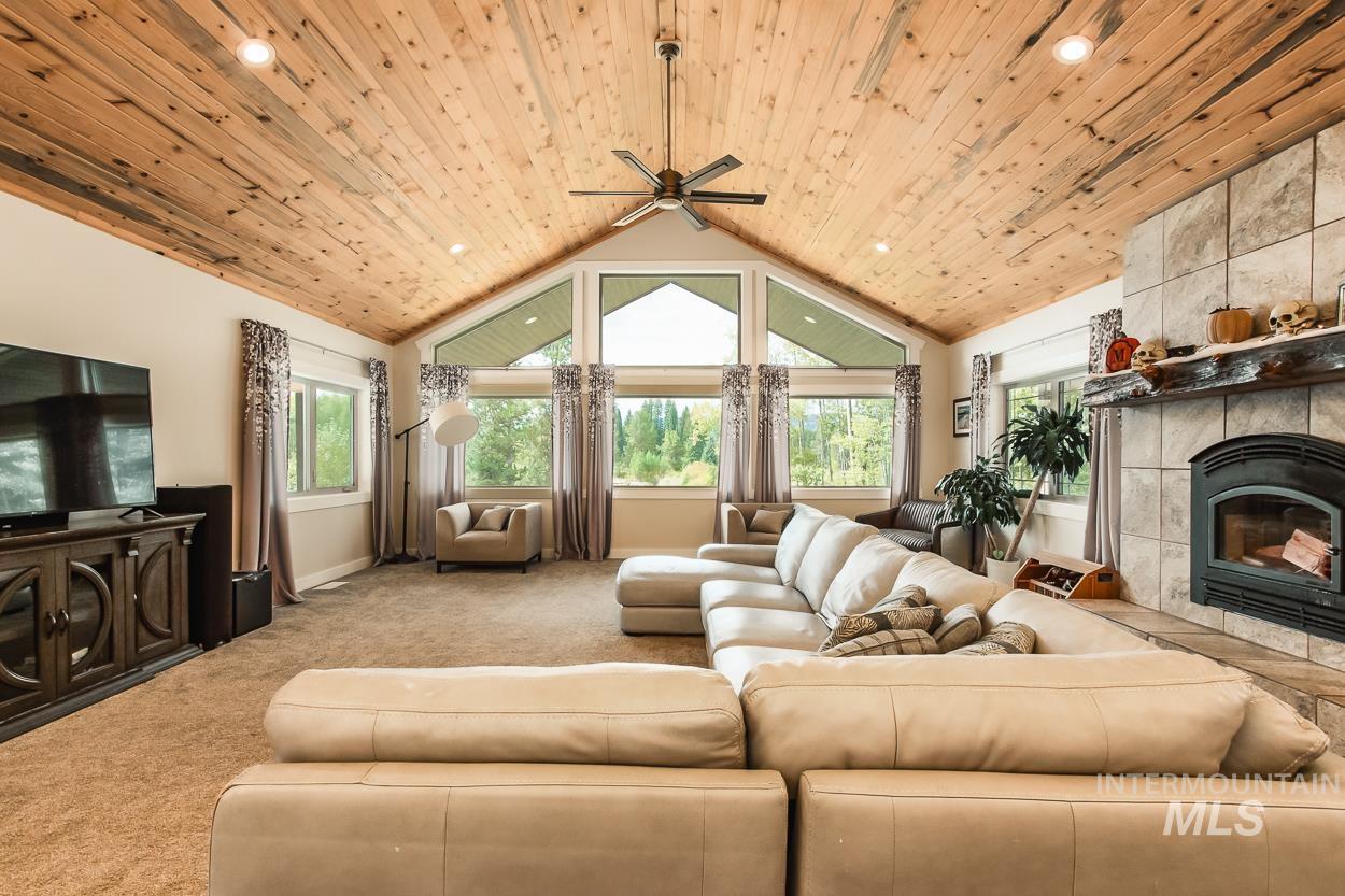 467 Gold Fork Rd, Donnelly, Idaho 83615, 5 Bedrooms, 4 Bathrooms, Residential For Sale, Price $2,390,000, 98967997