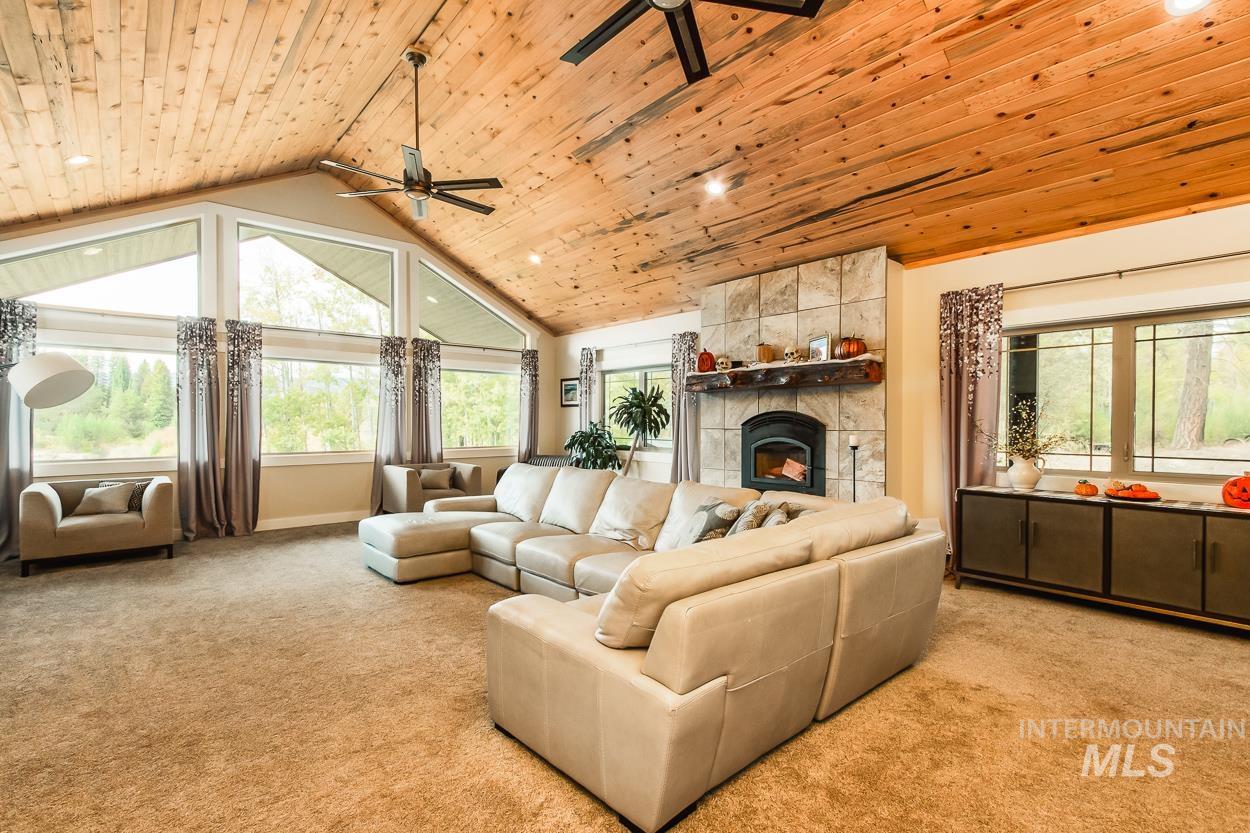 467 Gold Fork Rd, Donnelly, Idaho 83615, 5 Bedrooms, 4 Bathrooms, Residential For Sale, Price $2,390,000, 98967997