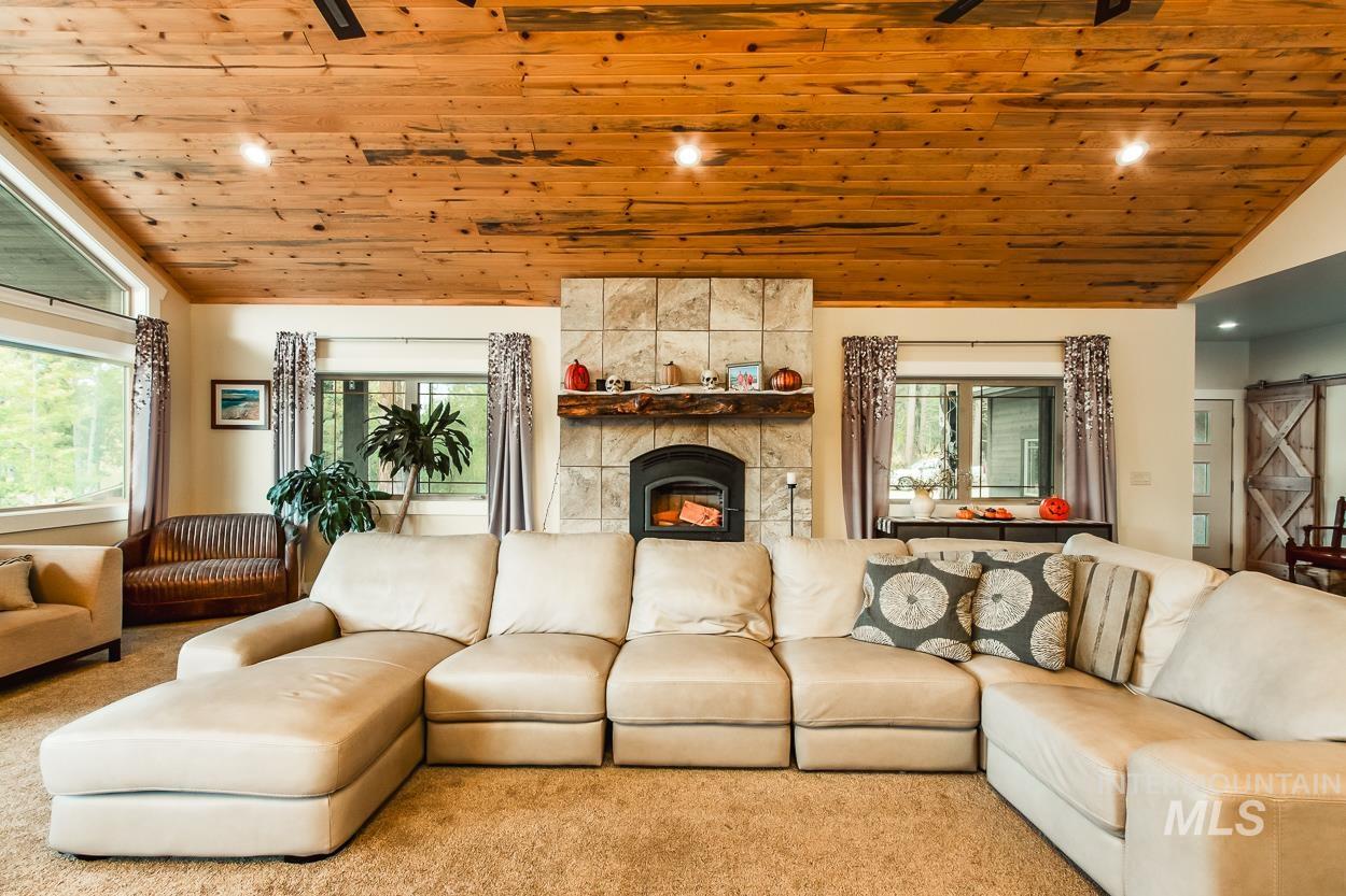 467 Gold Fork Rd, Donnelly, Idaho 83615, 5 Bedrooms, 4 Bathrooms, Residential For Sale, Price $2,390,000, 98967997