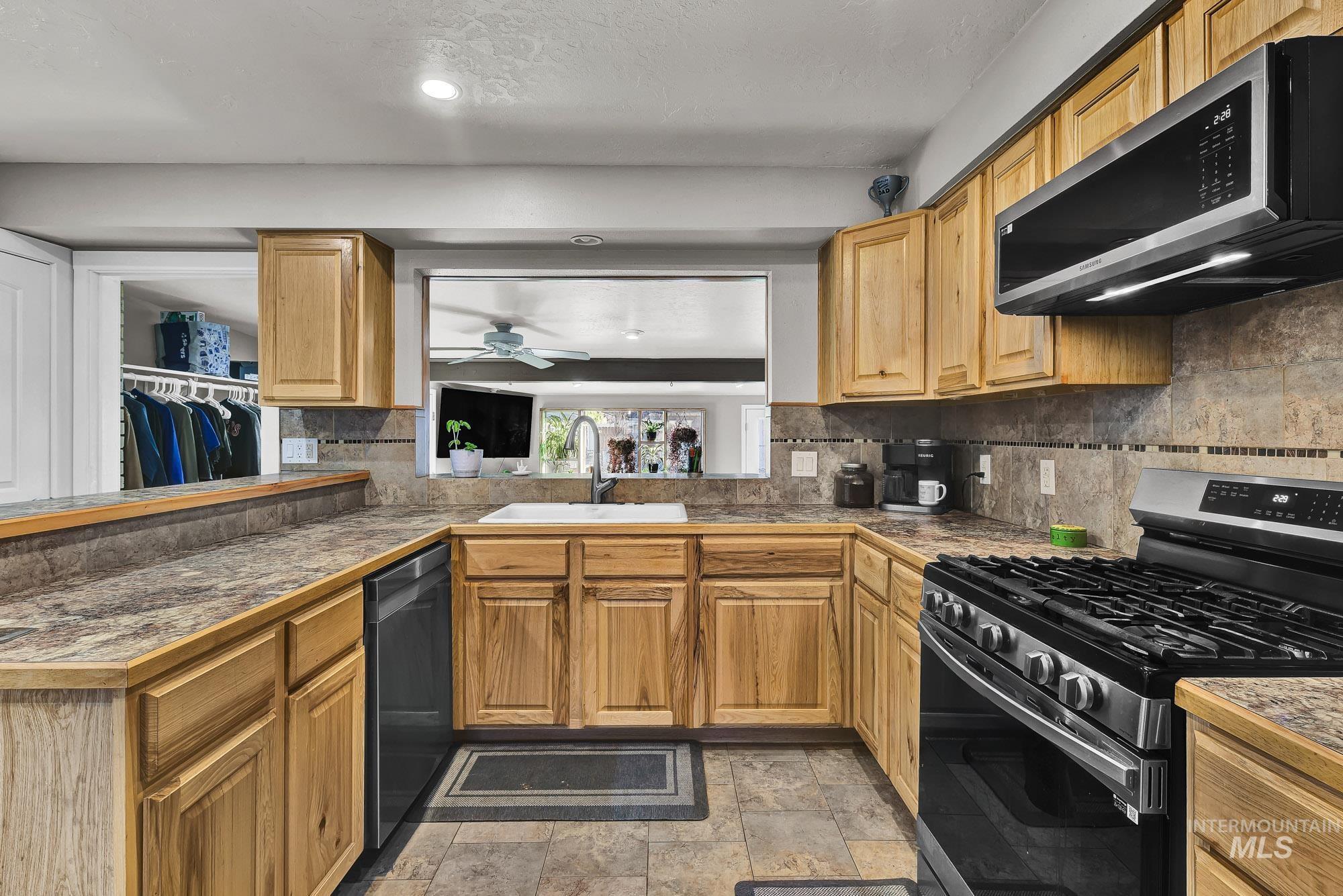 315 W Lincoln Ave, Nampa, Idaho 83686, 3 Bedrooms, 2 Bathrooms, Residential For Sale, Price $489,900,MLS 98968008