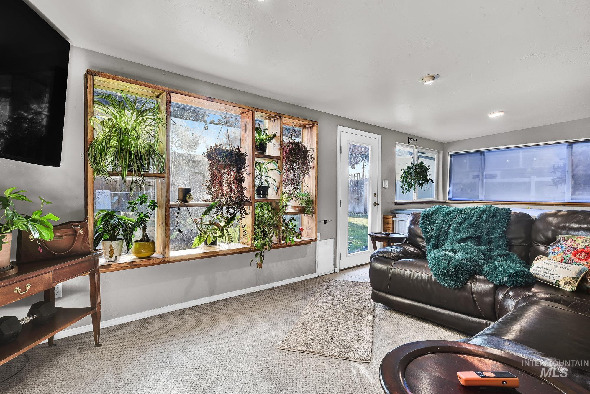 315 W Lincoln Ave, Nampa, Idaho 83686, 3 Bedrooms, 2 Bathrooms, Residential For Sale, Price $489,900,MLS 98968008