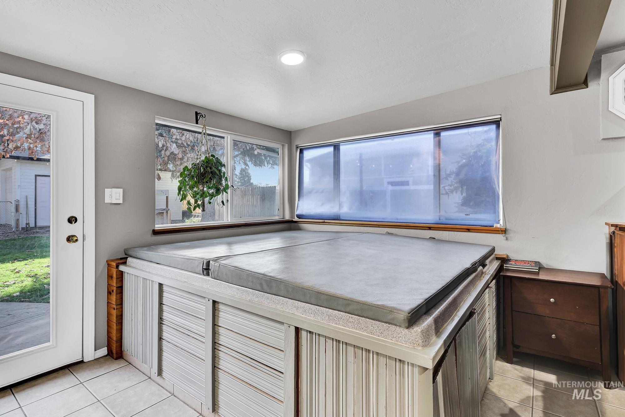 315 W Lincoln Ave, Nampa, Idaho 83686, 3 Bedrooms, 2 Bathrooms, Residential For Sale, Price $489,900,MLS 98968008