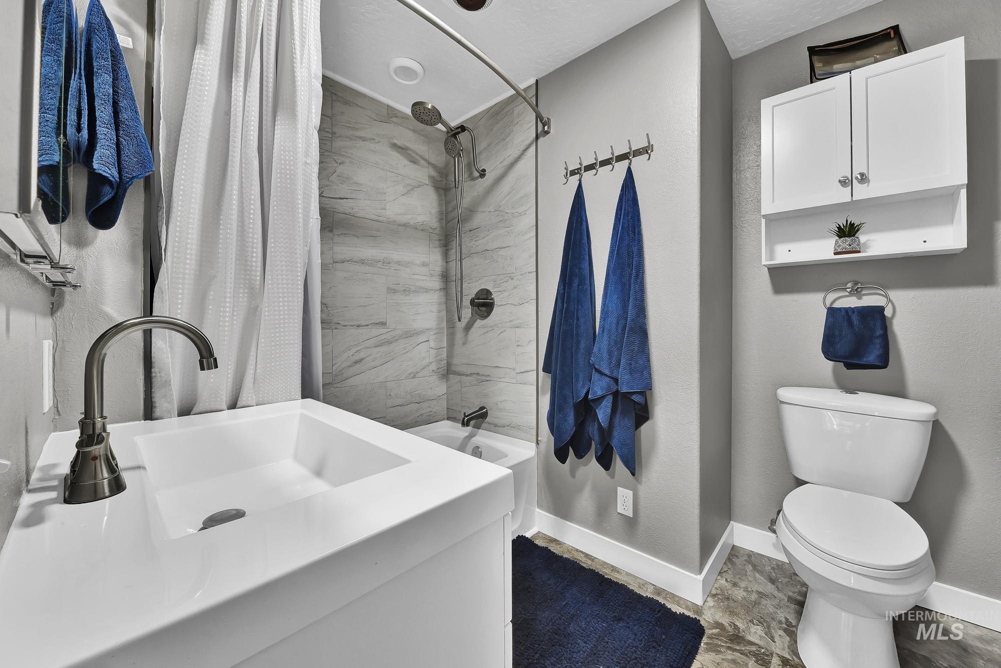 315 W Lincoln Ave, Nampa, Idaho 83686, 3 Bedrooms, 2 Bathrooms, Residential For Sale, Price $489,900,MLS 98968008