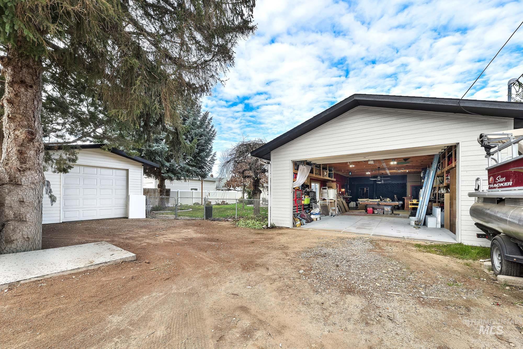 315 W Lincoln Ave, Nampa, Idaho 83686, 3 Bedrooms, 2 Bathrooms, Residential For Sale, Price $489,900,MLS 98968008