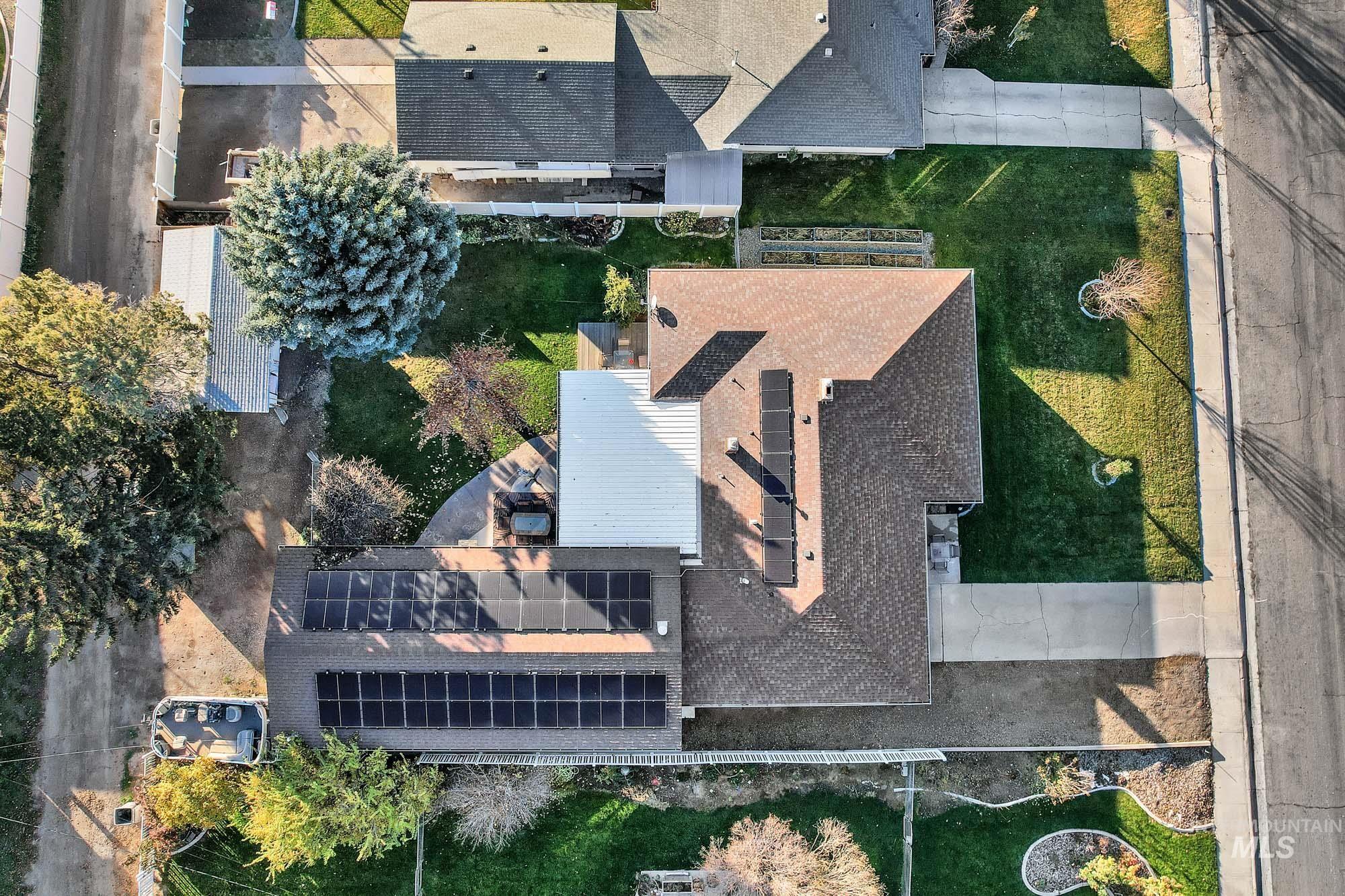 315 W Lincoln Ave, Nampa, Idaho 83686, 3 Bedrooms, 2 Bathrooms, Residential For Sale, Price $489,900,MLS 98968008