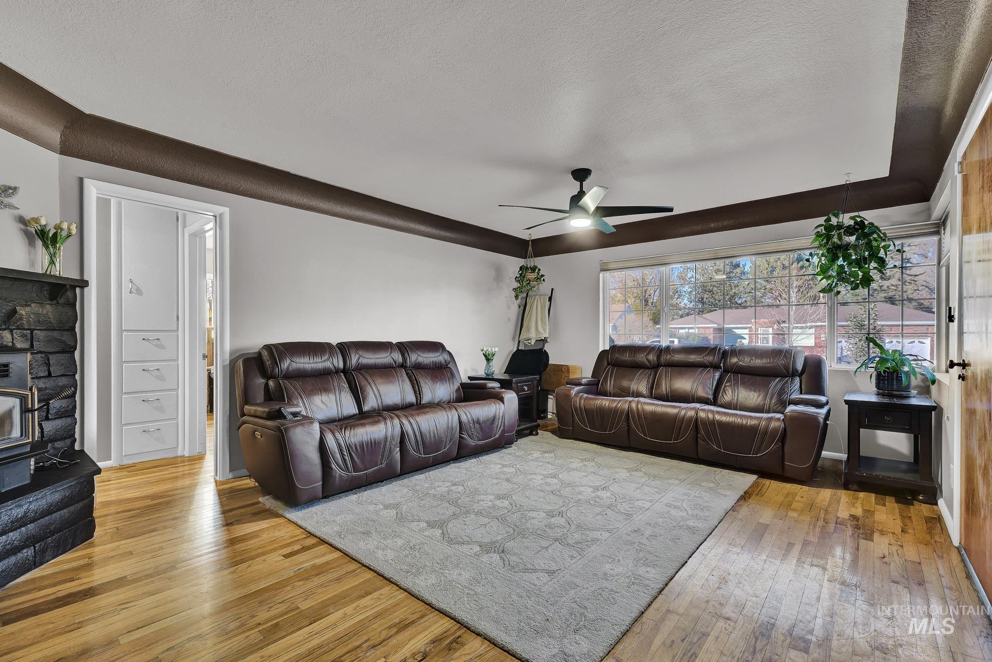 315 W Lincoln Ave, Nampa, Idaho 83686, 3 Bedrooms, 2 Bathrooms, Residential For Sale, Price $489,900,MLS 98968008