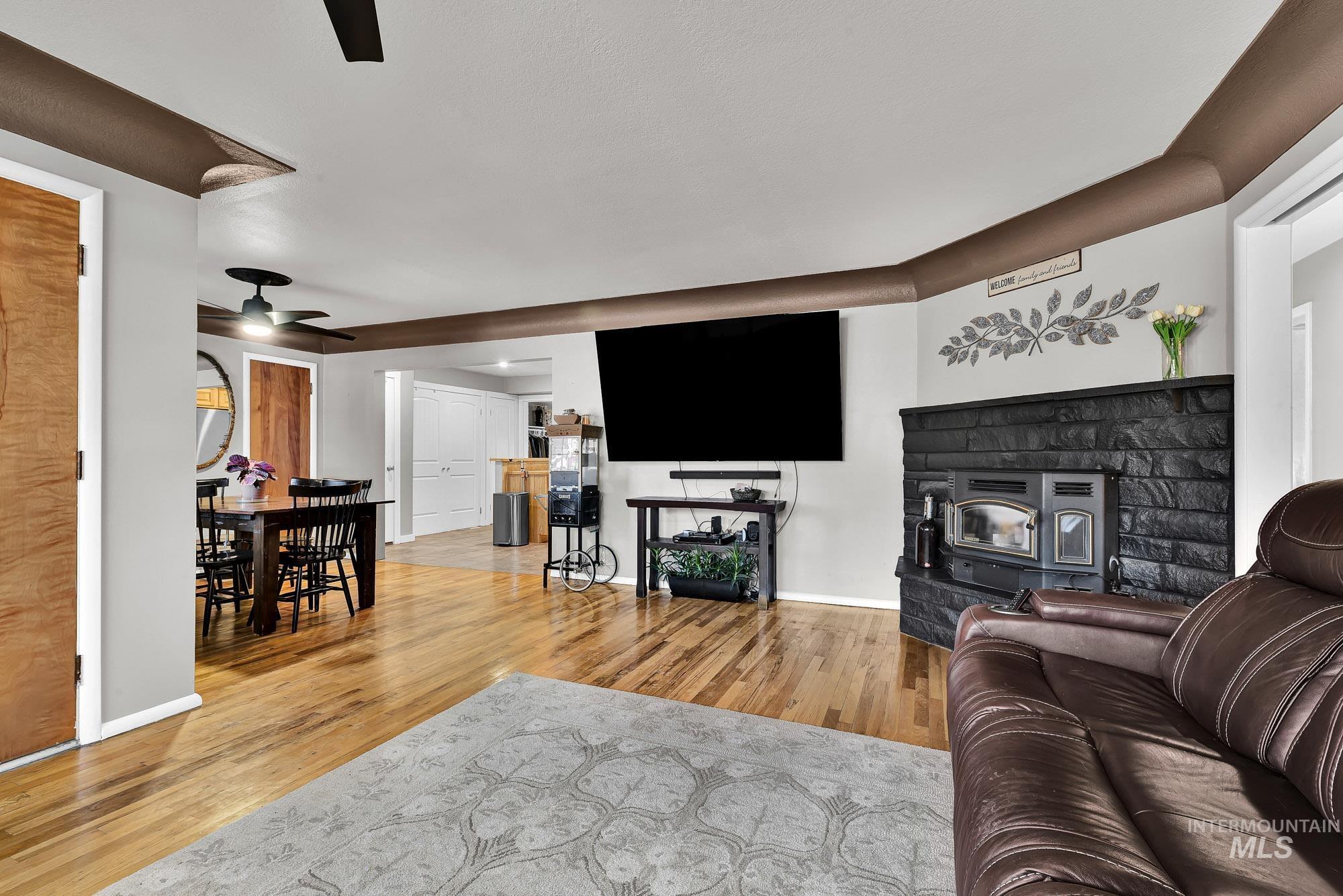 315 W Lincoln Ave, Nampa, Idaho 83686, 3 Bedrooms, 2 Bathrooms, Residential For Sale, Price $489,900,MLS 98968008