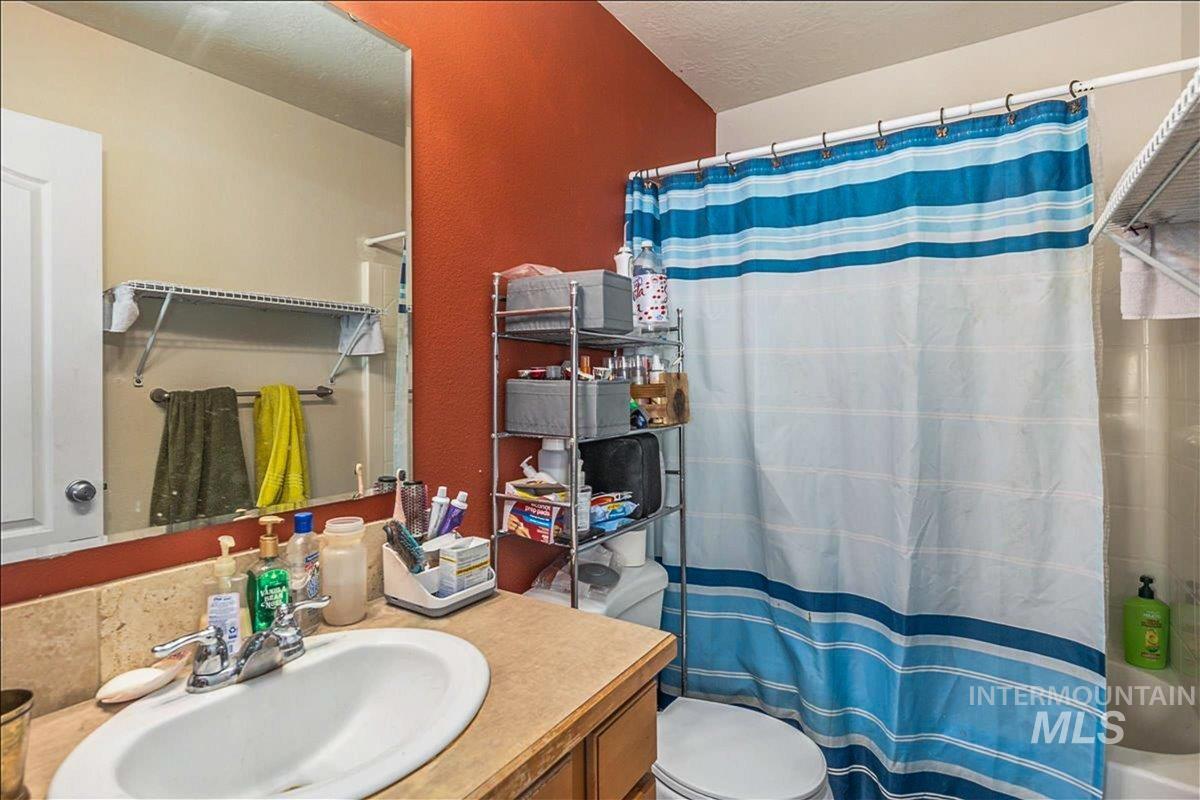 915 N Glen Aspen, Star, Idaho 83669, 3 Bedrooms, 3 Bathrooms, Residential For Sale, Price $730,000, 98968010