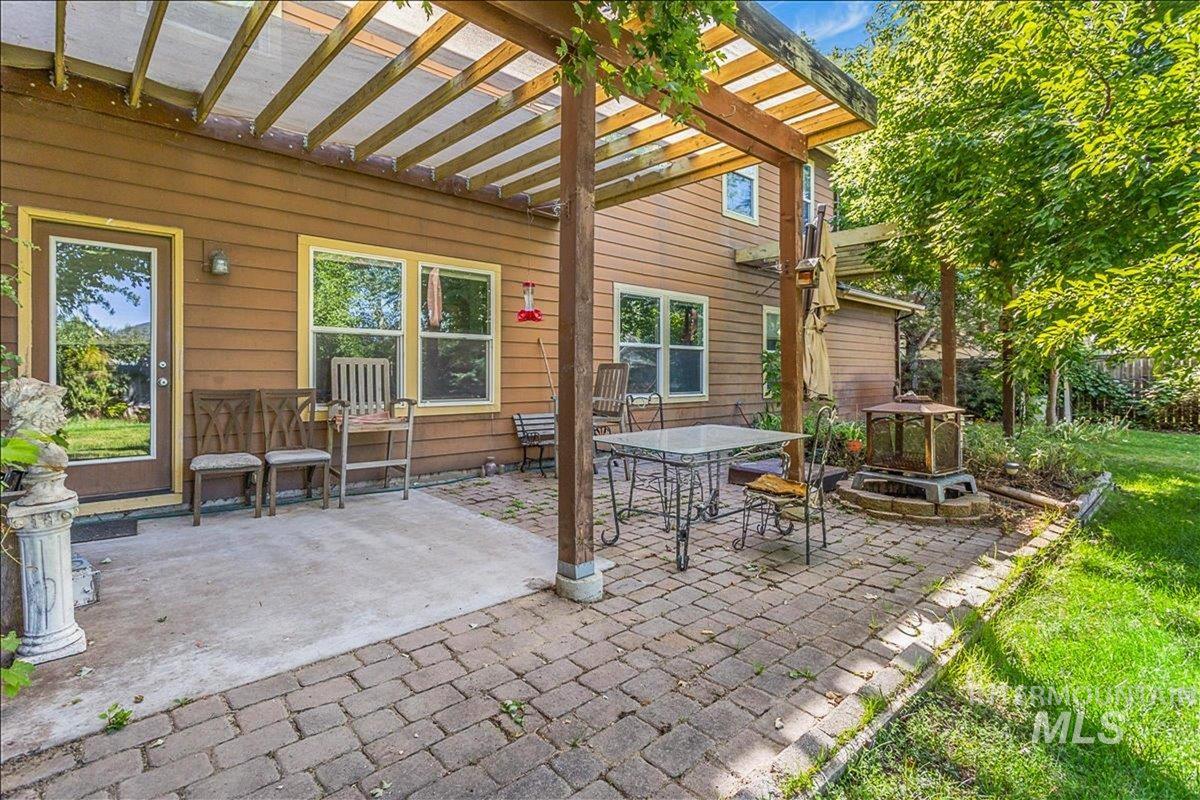 915 N Glen Aspen, Star, Idaho 83669, 3 Bedrooms, 3 Bathrooms, Residential For Sale, Price $730,000, 98968010