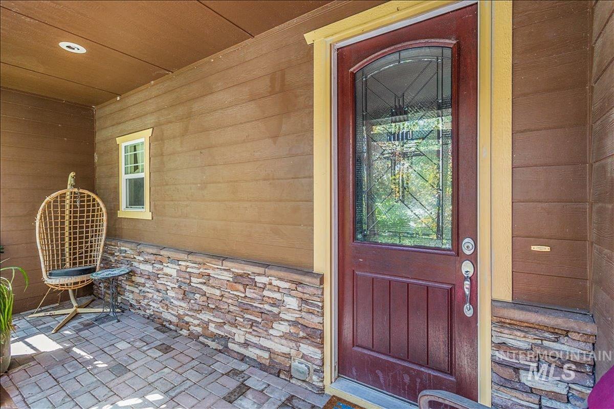 915 N Glen Aspen, Star, Idaho 83669, 3 Bedrooms, 3 Bathrooms, Residential For Sale, Price $730,000, 98968010