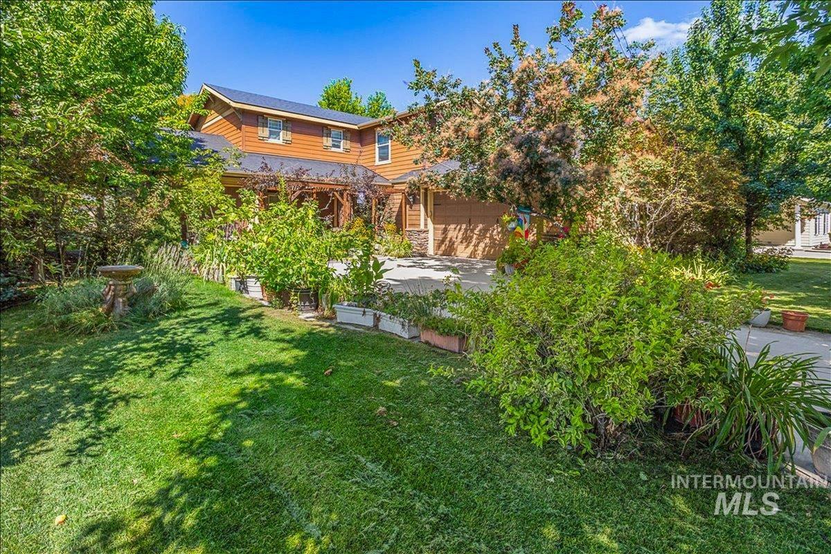 915 N Glen Aspen, Star, Idaho 83669, 3 Bedrooms, 3 Bathrooms, Residential For Sale, Price $730,000, 98968010