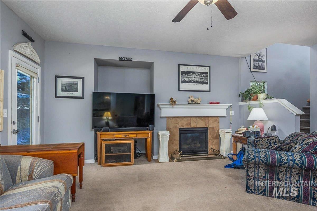 915 N Glen Aspen, Star, Idaho 83669, 3 Bedrooms, 3 Bathrooms, Residential For Sale, Price $730,000, 98968010