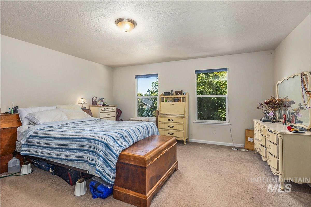 915 N Glen Aspen, Star, Idaho 83669, 3 Bedrooms, 3 Bathrooms, Residential For Sale, Price $730,000, 98968010