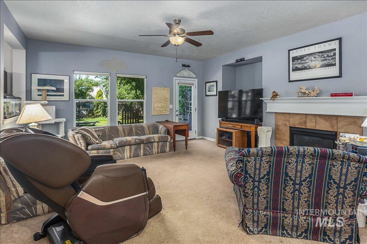 915 N Glen Aspen, Star, Idaho 83669, 3 Bedrooms, 3 Bathrooms, Residential For Sale, Price $730,000, 98968010