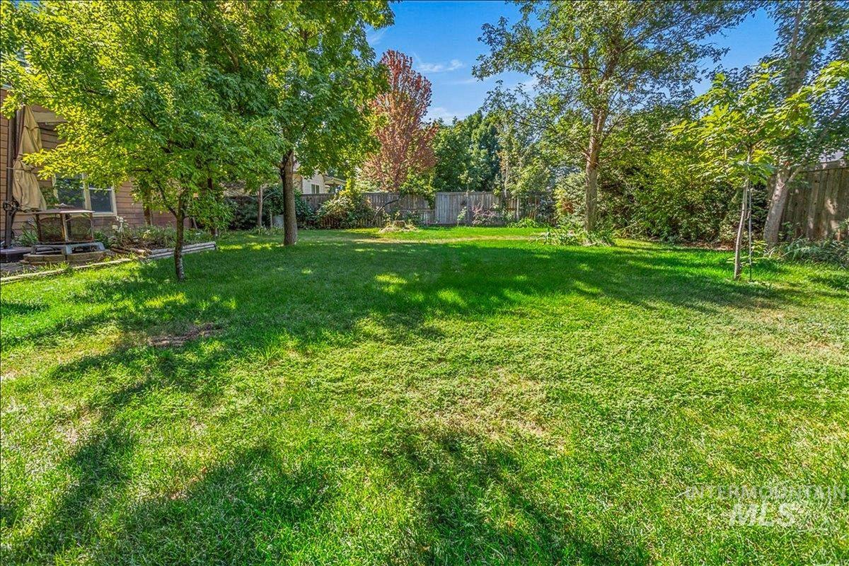 915 N Glen Aspen, Star, Idaho 83669, 3 Bedrooms, 3 Bathrooms, Residential For Sale, Price $730,000, 98968010