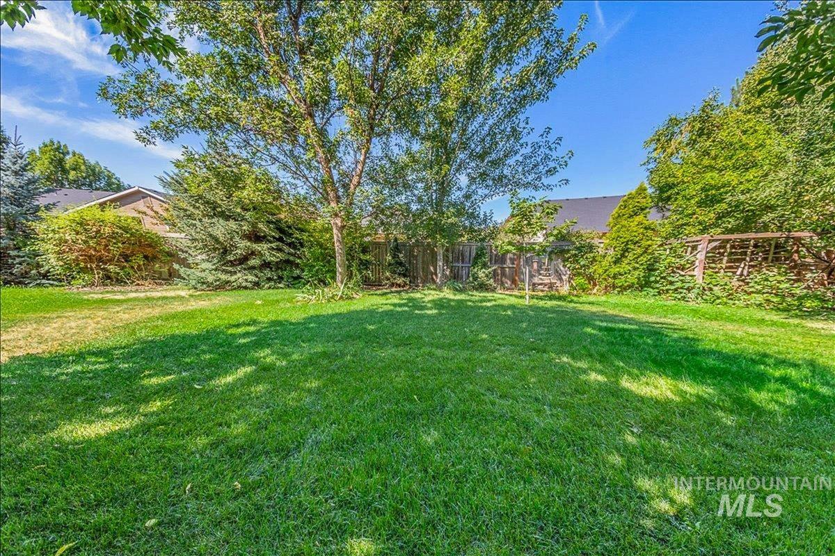 915 N Glen Aspen, Star, Idaho 83669, 3 Bedrooms, 3 Bathrooms, Residential For Sale, Price $730,000, 98968010