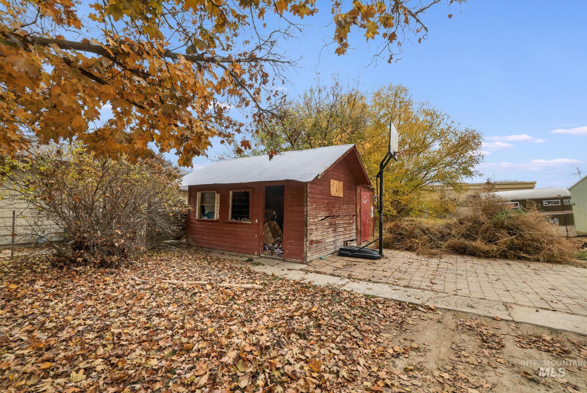 506 E Linden, Caldwell, Idaho 83605, 4 Bedrooms, 2.5 Bathrooms, Residential For Sale, Price $440,000, 98968012
