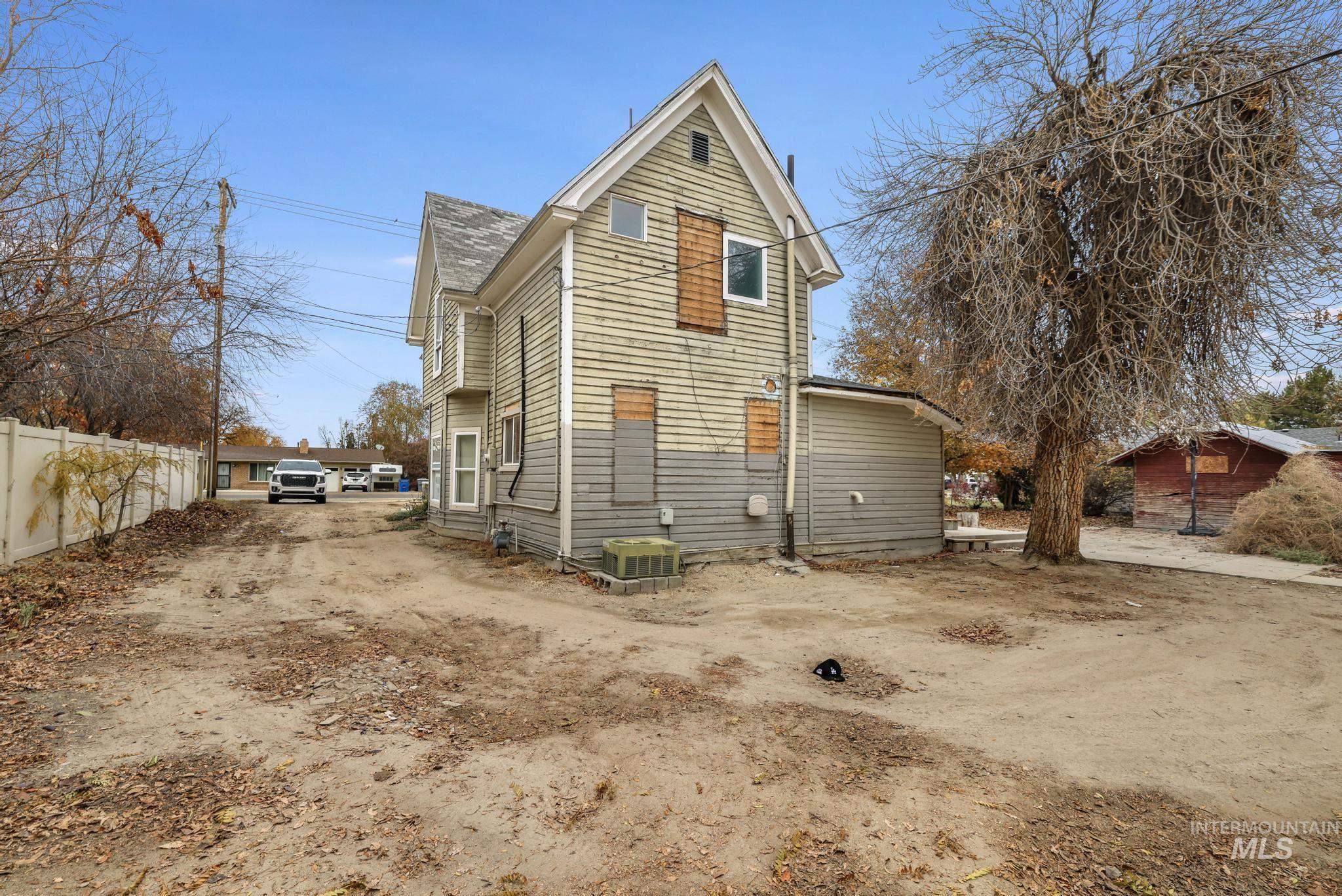 506 E Linden, Caldwell, Idaho 83605, 4 Bedrooms, 2.5 Bathrooms, Residential For Sale, Price $440,000, 98968012