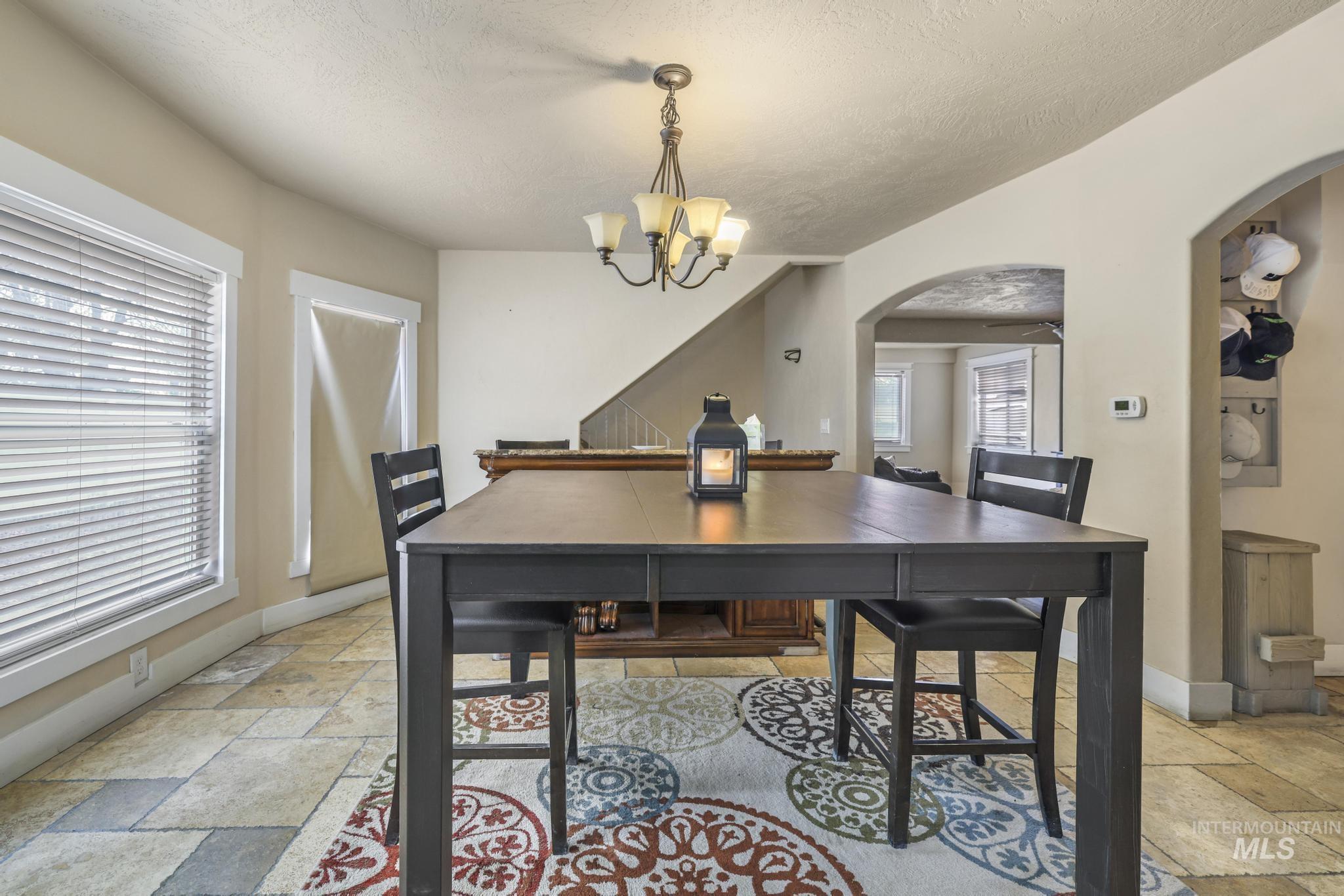 506 E Linden, Caldwell, Idaho 83605, 4 Bedrooms, 2.5 Bathrooms, Residential For Sale, Price $440,000, 98968012