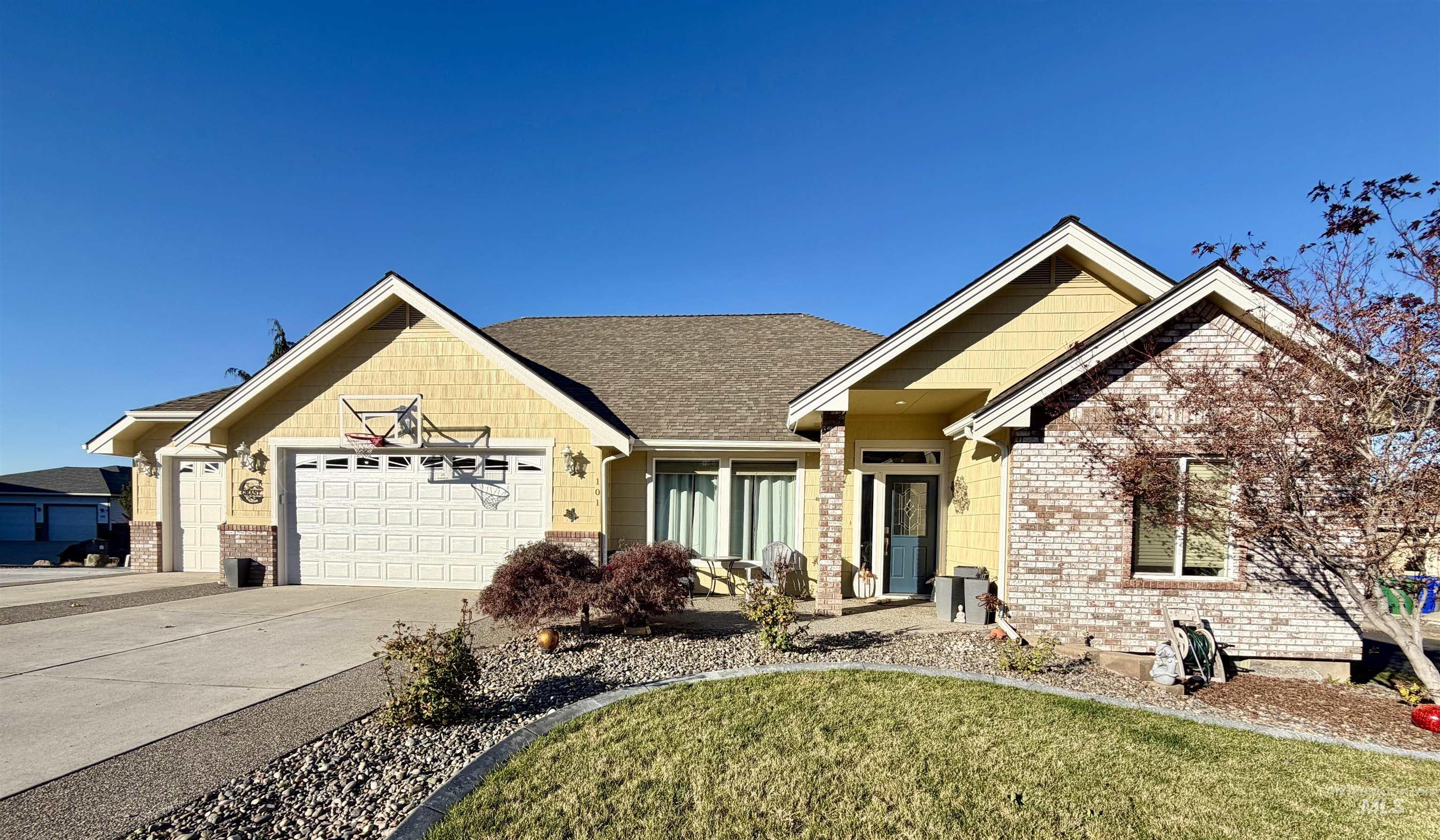 101 Canyon Greens Ct, Lewiston, Idaho 83501, 3 Bedrooms, 2 Bathrooms, Residential For Sale, Price $595,000, 98968046