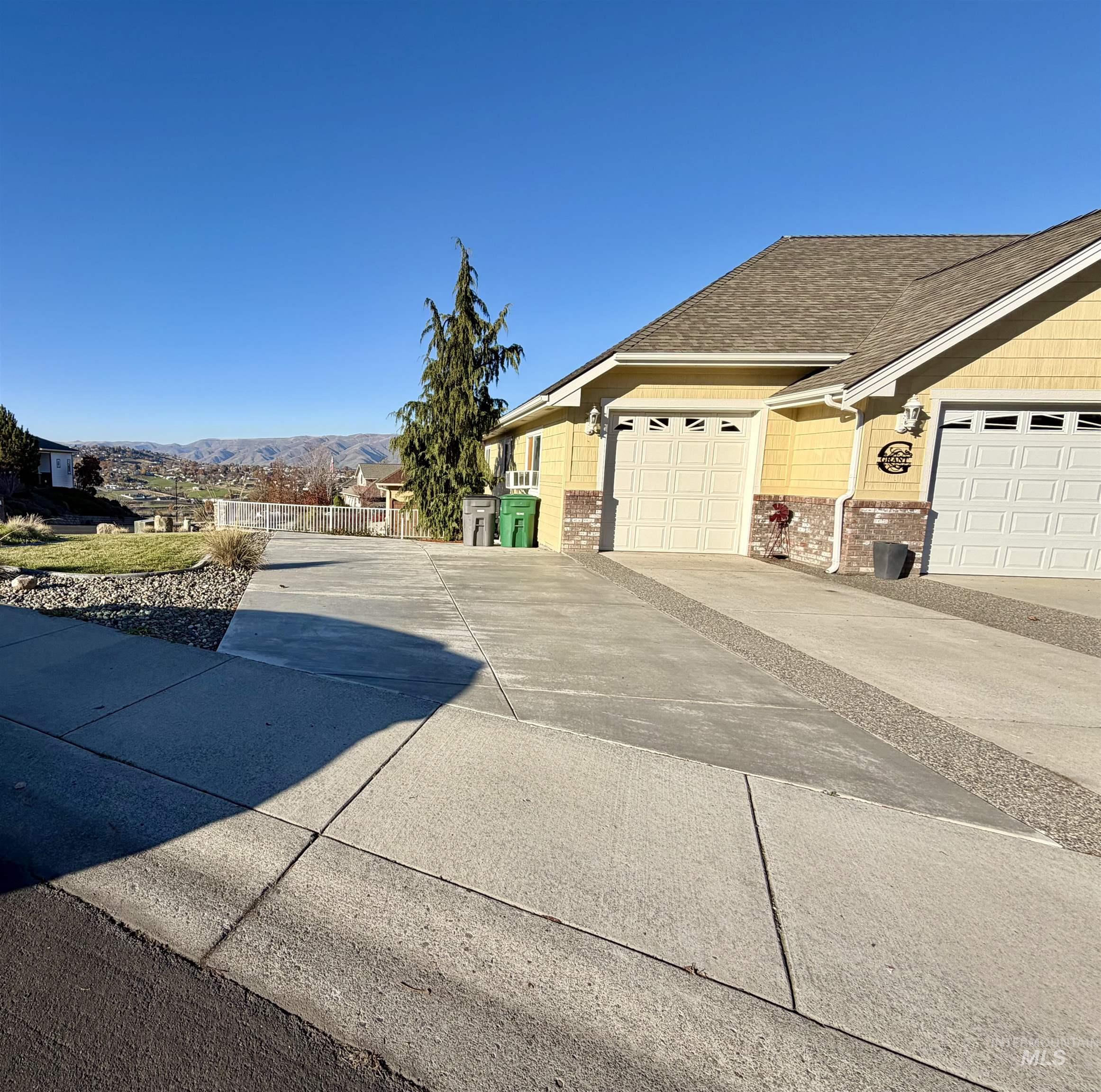 101 Canyon Greens Ct, Lewiston, Idaho 83501, 3 Bedrooms, 2 Bathrooms, Residential For Sale, Price $595,000, 98968046