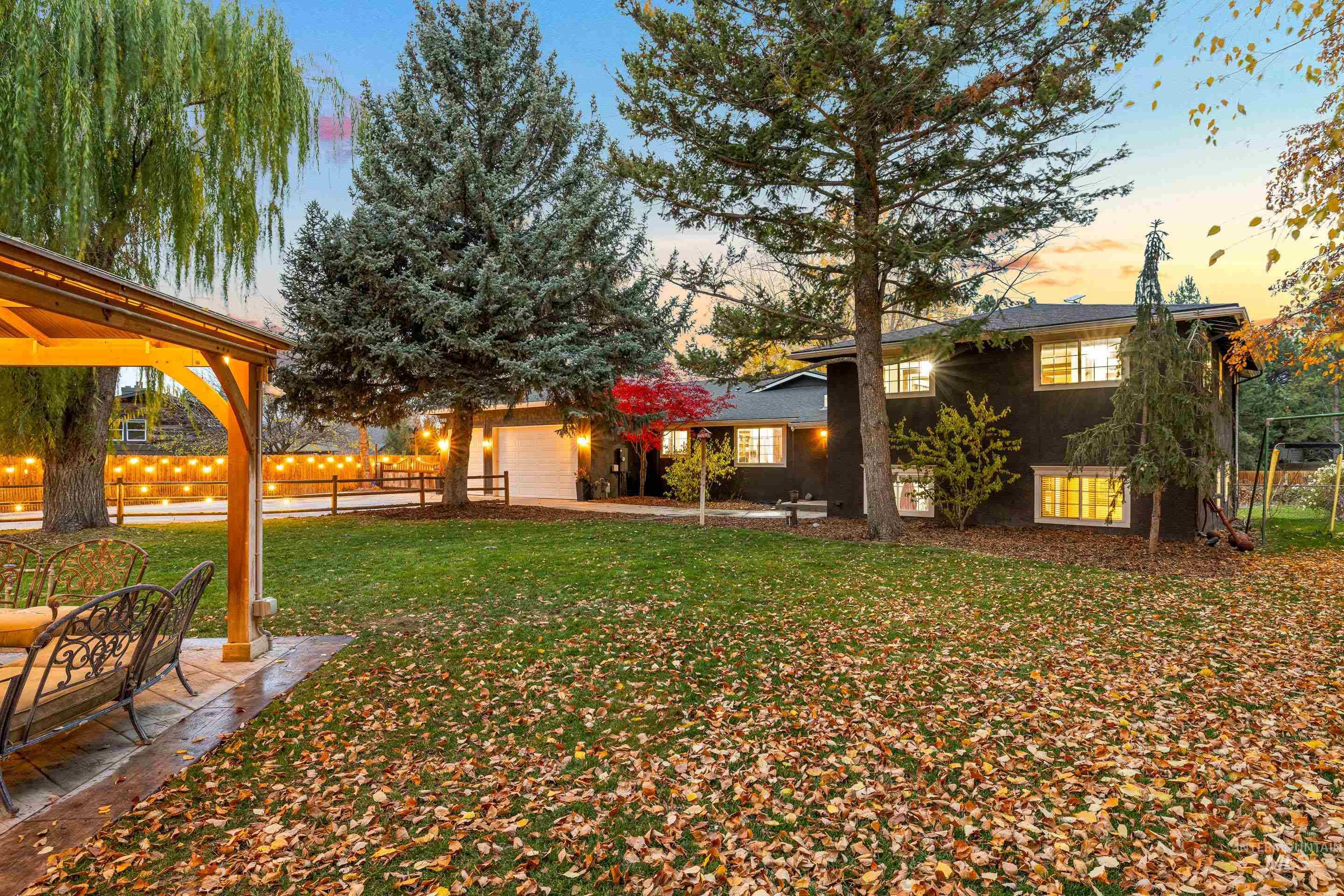 1160 W Hialeah Circle, Eagle, Idaho 83616, 5 Bedrooms, 4 Bathrooms, Residential For Sale, Price $1,249,990,MLS 98968052