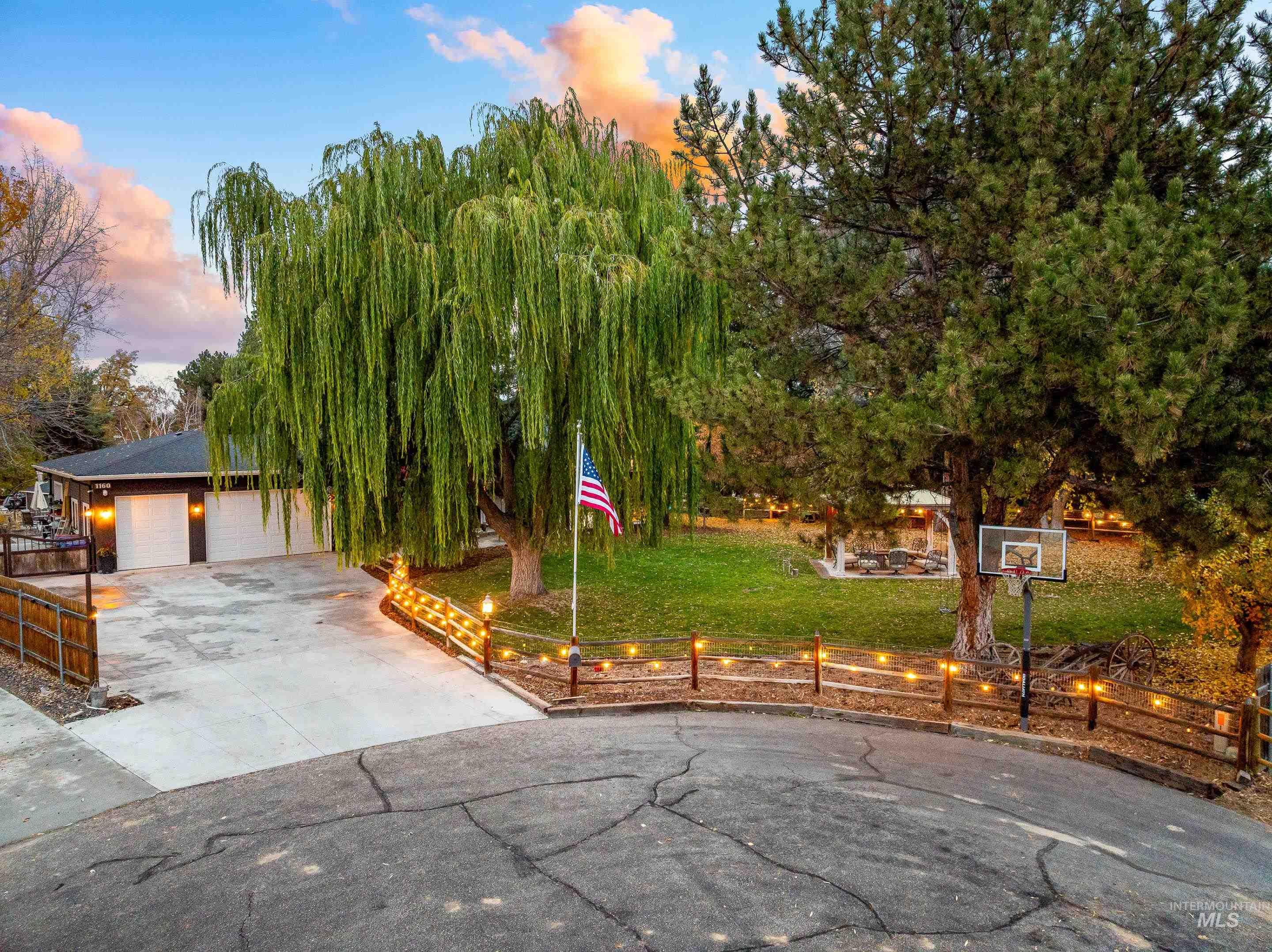 1160 W Hialeah Circle, Eagle, Idaho 83616, 5 Bedrooms, 4 Bathrooms, Residential For Sale, Price $1,249,990,MLS 98968052