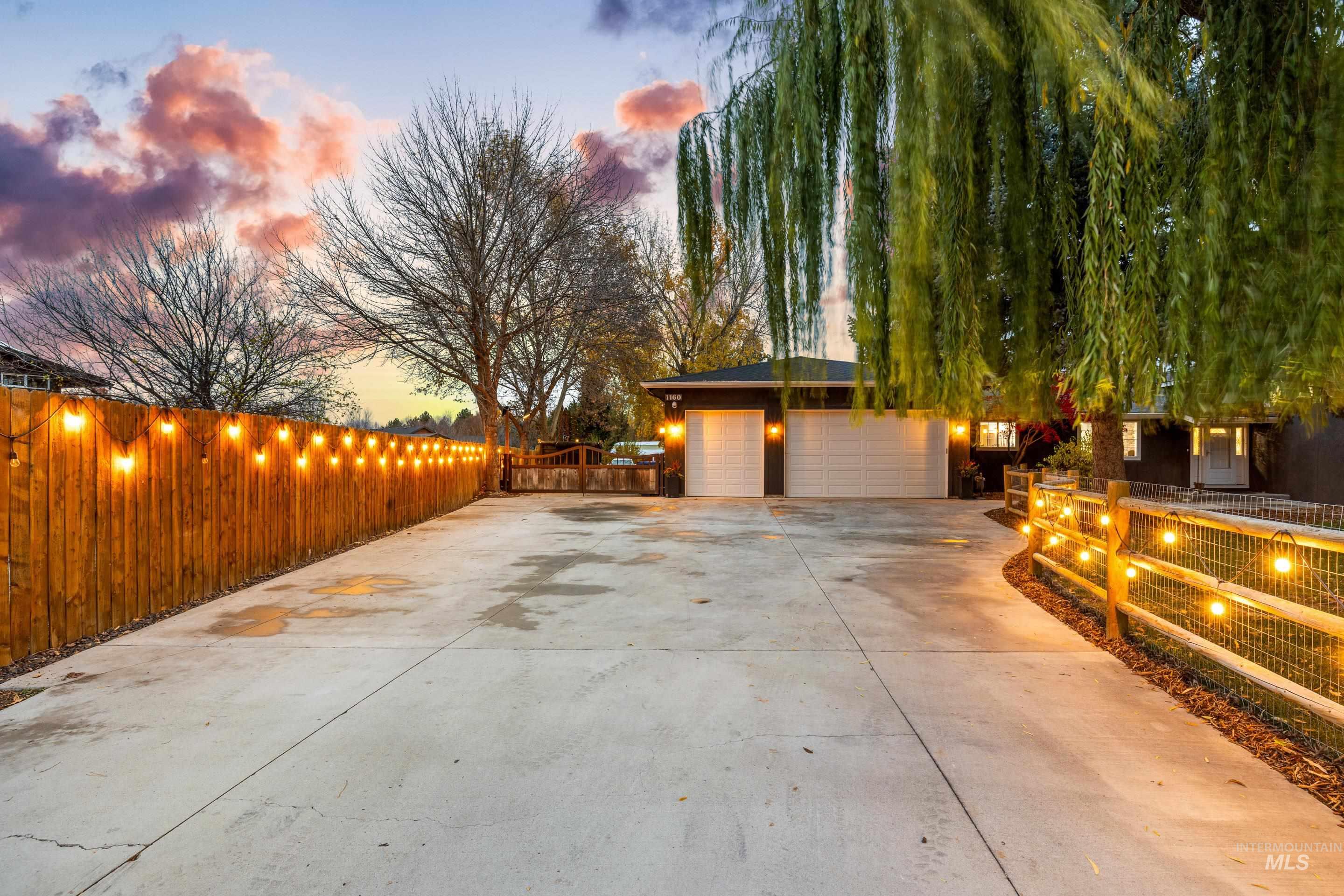 1160 W Hialeah Circle, Eagle, Idaho 83616, 5 Bedrooms, 4 Bathrooms, Residential For Sale, Price $1,249,990,MLS 98968052