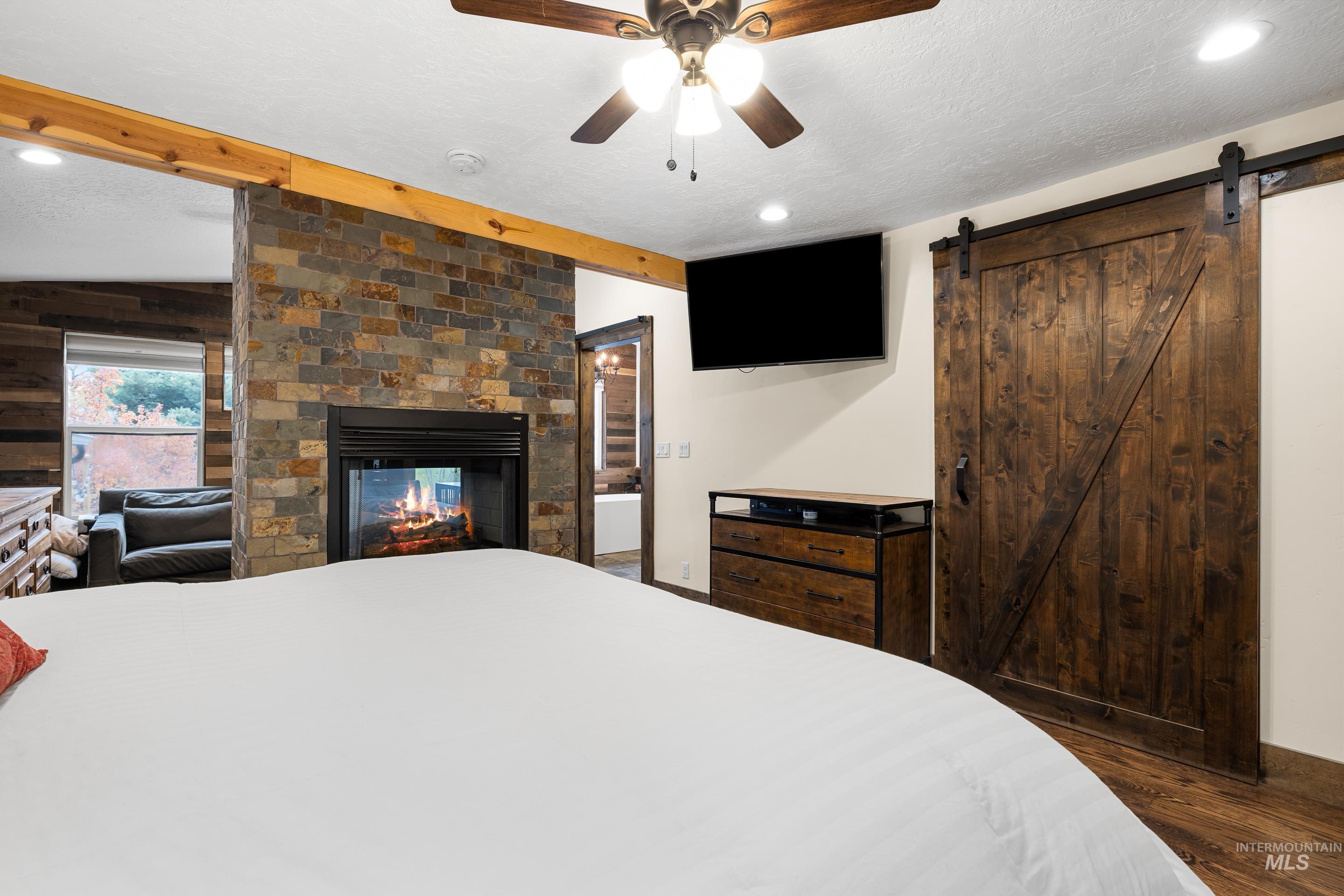 1160 W Hialeah Circle, Eagle, Idaho 83616, 5 Bedrooms, 4 Bathrooms, Residential For Sale, Price $1,249,990,MLS 98968052