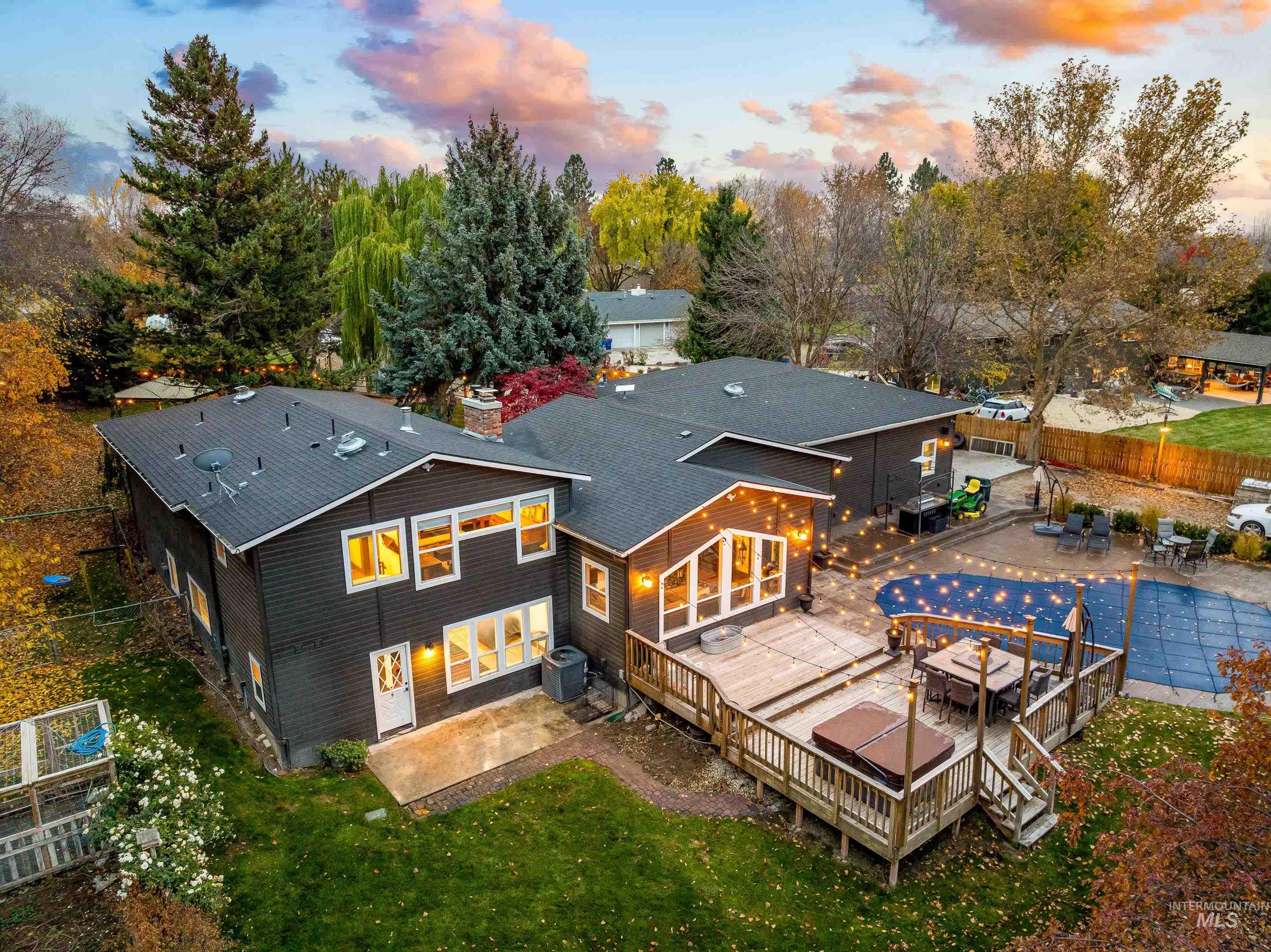 1160 W Hialeah Circle, Eagle, Idaho 83616, 5 Bedrooms, 4 Bathrooms, Residential For Sale, Price $1,249,990,MLS 98968052