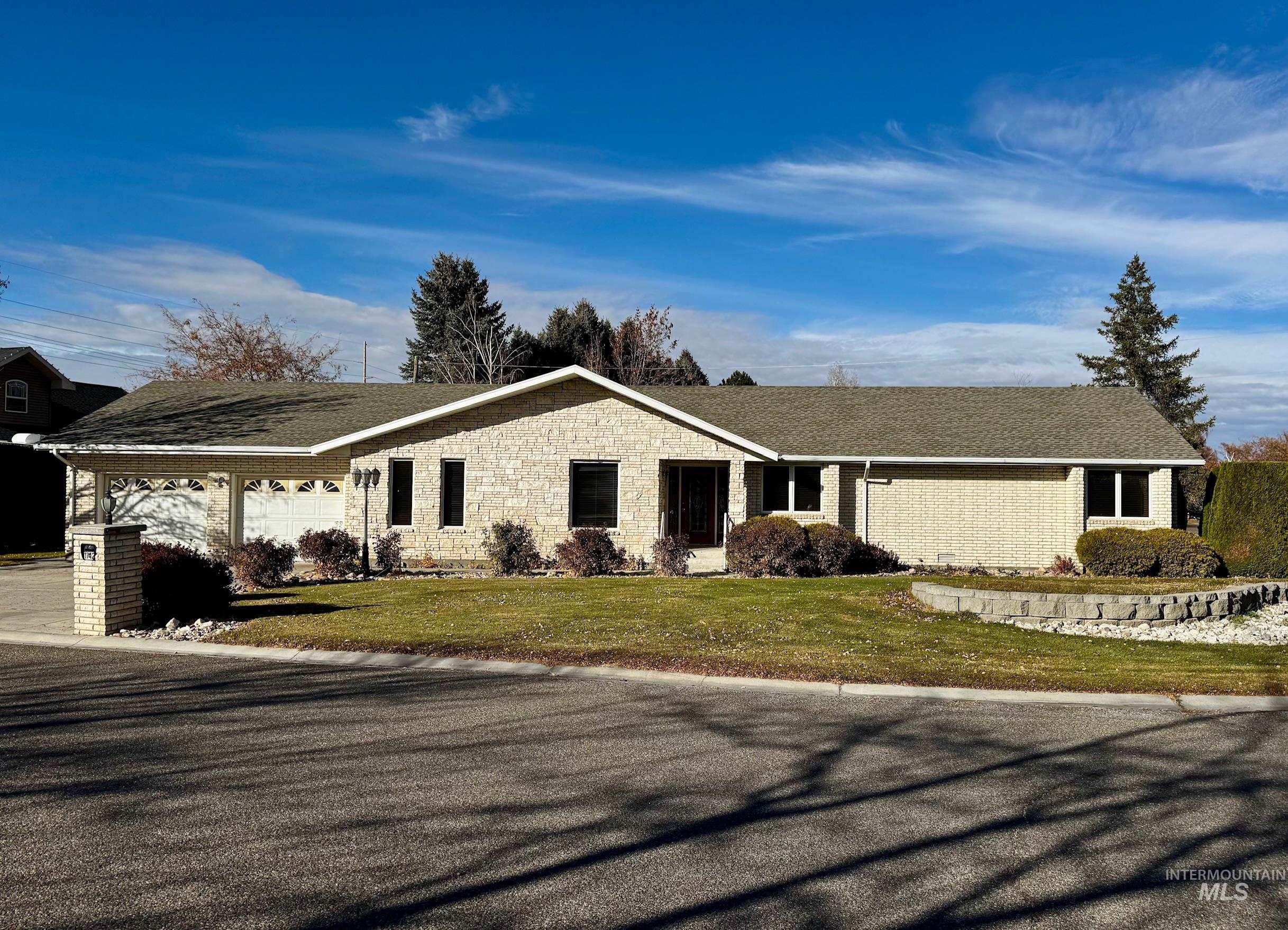 1142 Fairview Ave, Rupert, Idaho 83350, 3 Bedrooms, 3 Bathrooms, Residential For Sale, Price $425,000, 98968054