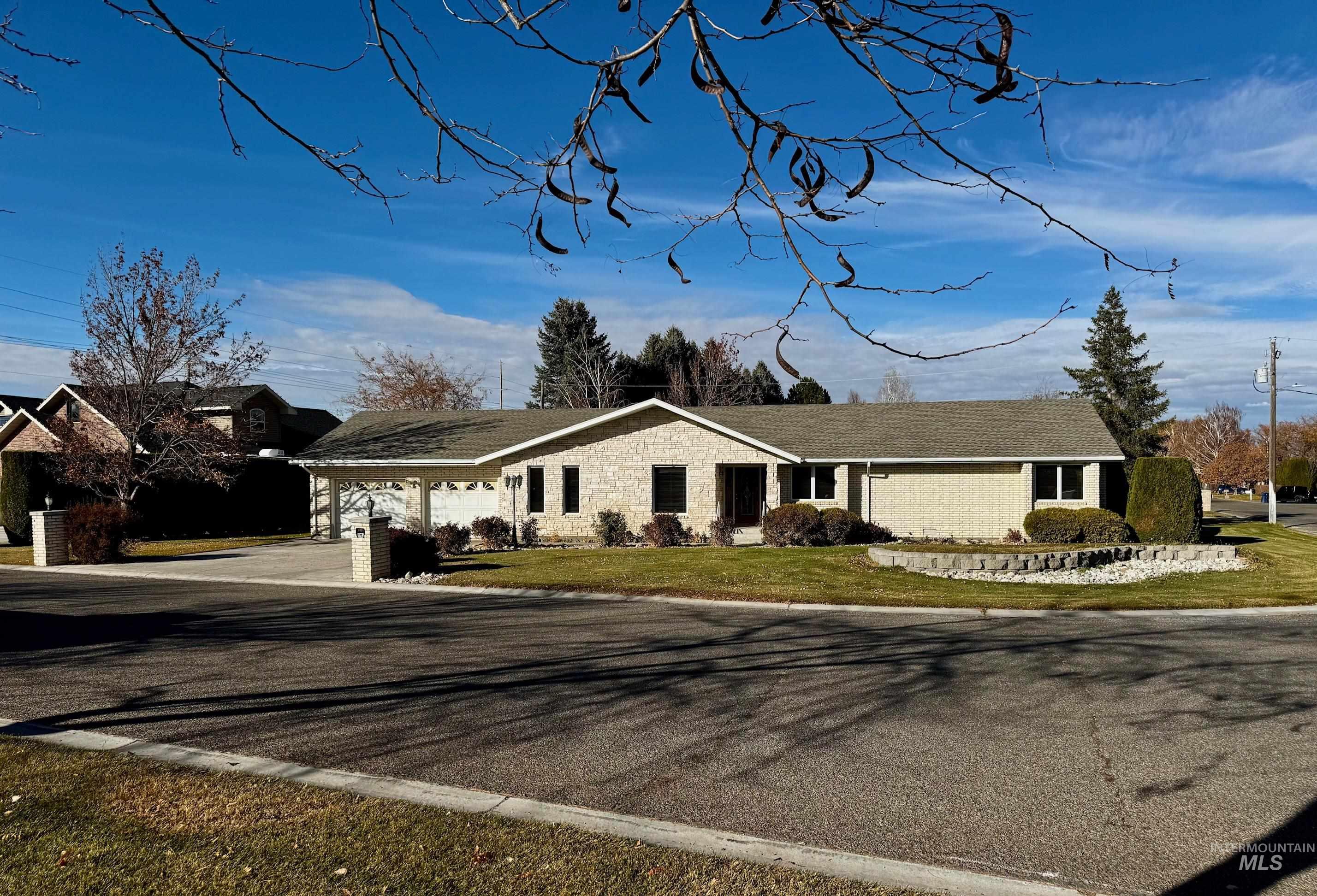 1142 Fairview Ave, Rupert, Idaho 83350, 3 Bedrooms, 3 Bathrooms, Residential For Sale, Price $425,000, 98968054