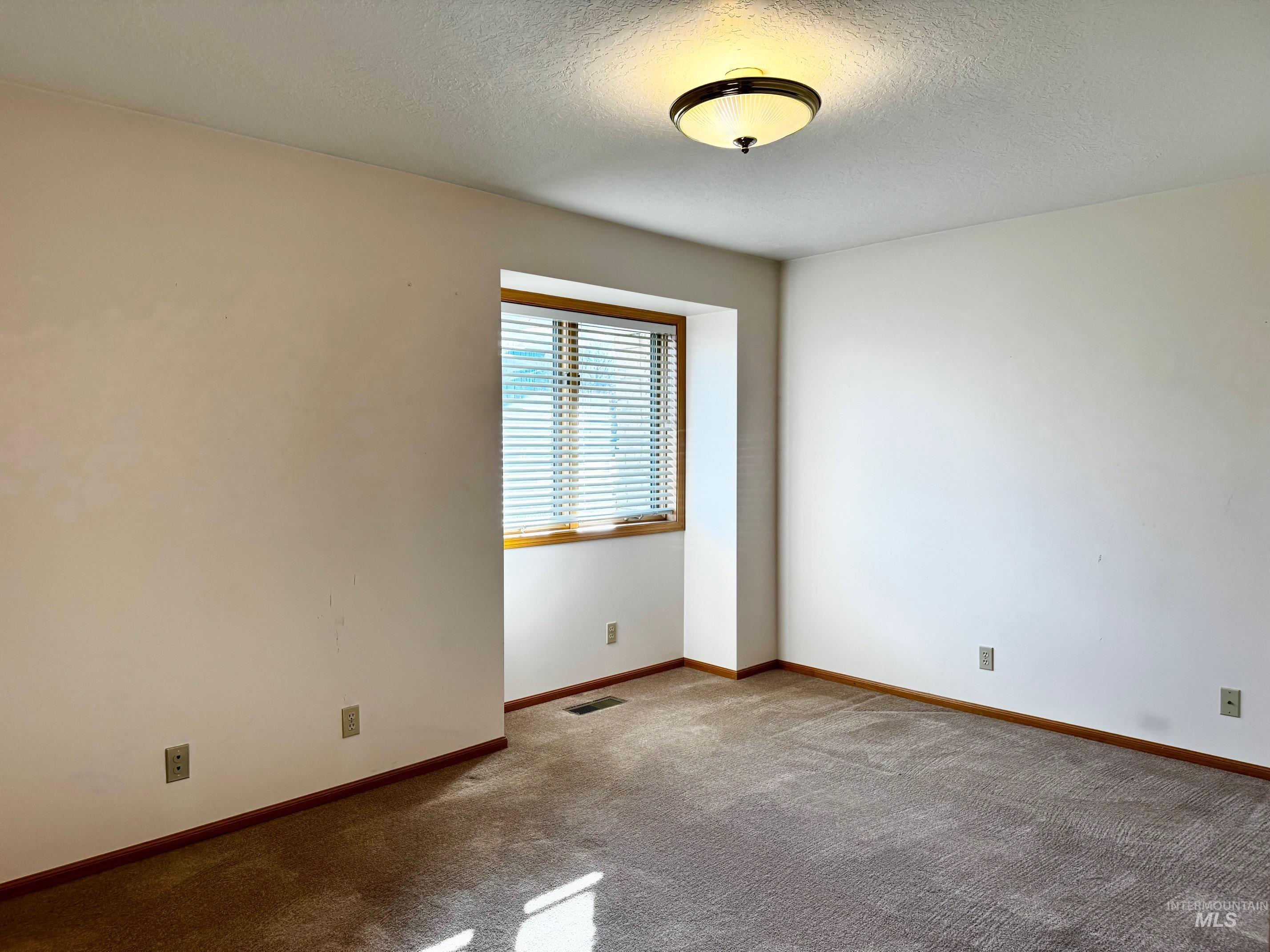 1142 Fairview Ave, Rupert, Idaho 83350, 3 Bedrooms, 3 Bathrooms, Residential For Sale, Price $425,000, 98968054