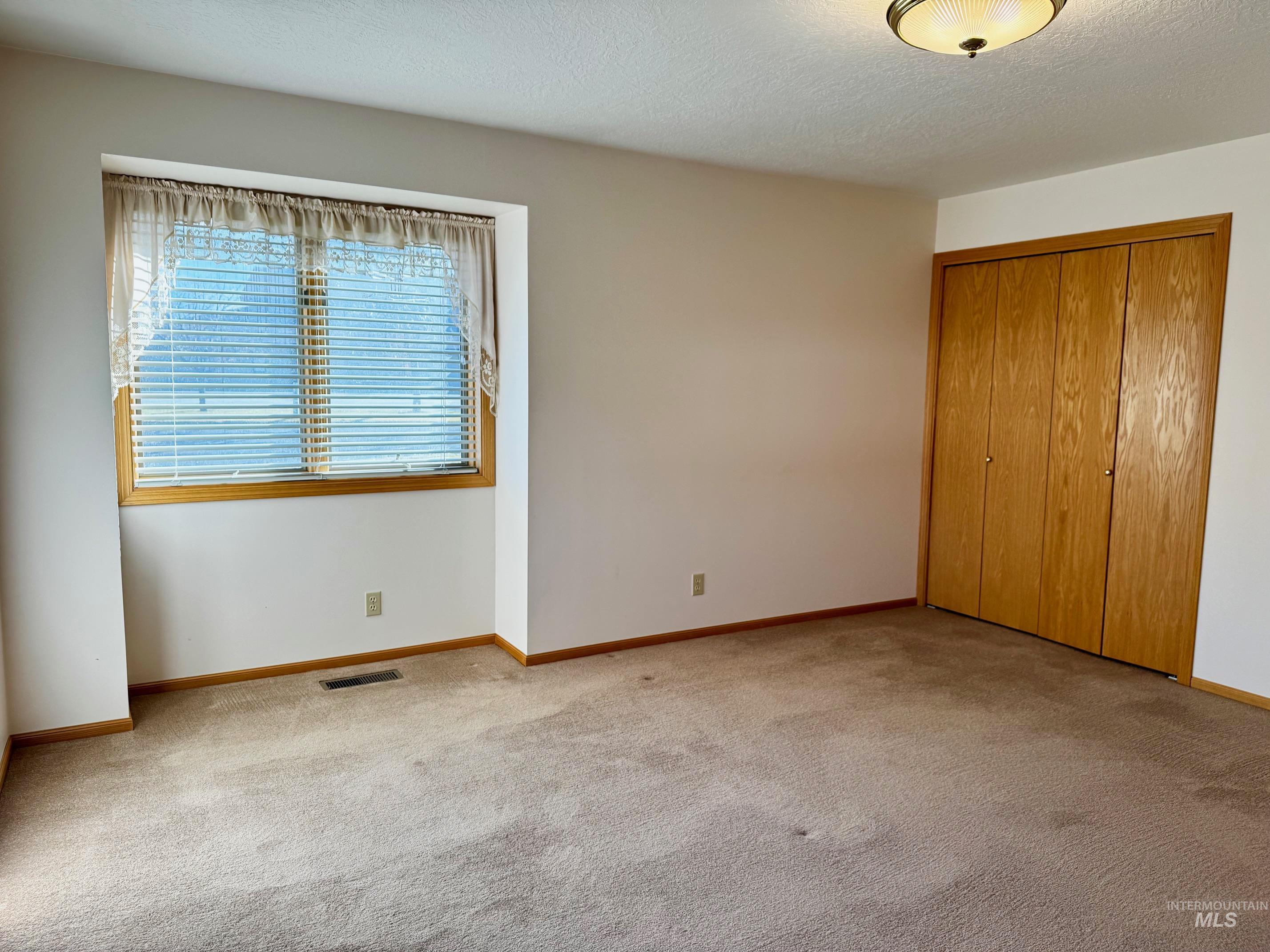 1142 Fairview Ave, Rupert, Idaho 83350, 3 Bedrooms, 3 Bathrooms, Residential For Sale, Price $425,000, 98968054