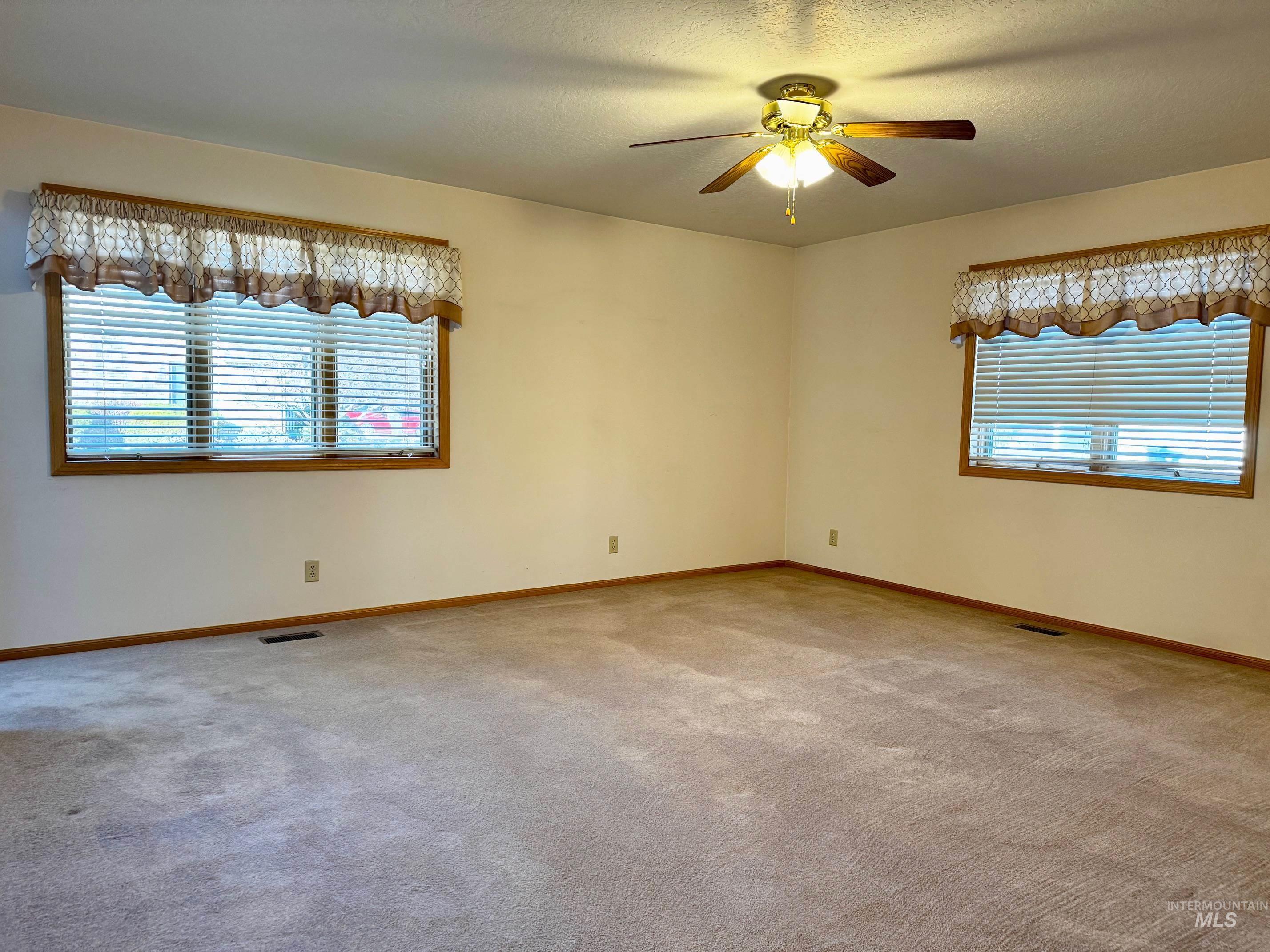 1142 Fairview Ave, Rupert, Idaho 83350, 3 Bedrooms, 3 Bathrooms, Residential For Sale, Price $425,000, 98968054