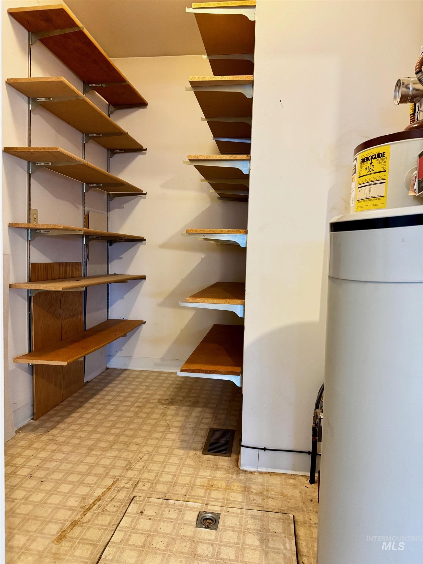 1142 Fairview Ave, Rupert, Idaho 83350, 3 Bedrooms, 3 Bathrooms, Residential For Sale, Price $425,000, 98968054