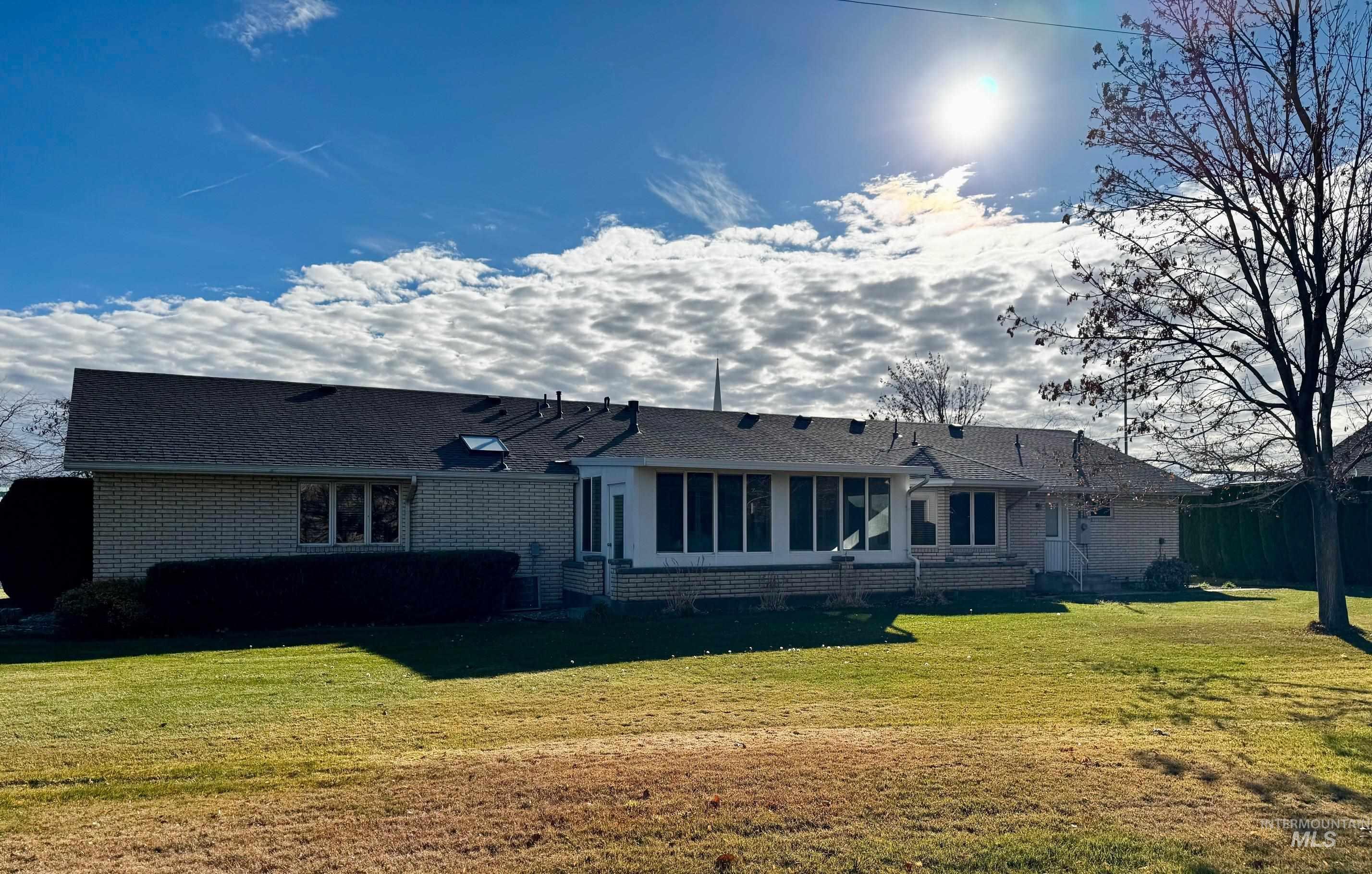 1142 Fairview Ave, Rupert, Idaho 83350, 3 Bedrooms, 3 Bathrooms, Residential For Sale, Price $425,000, 98968054