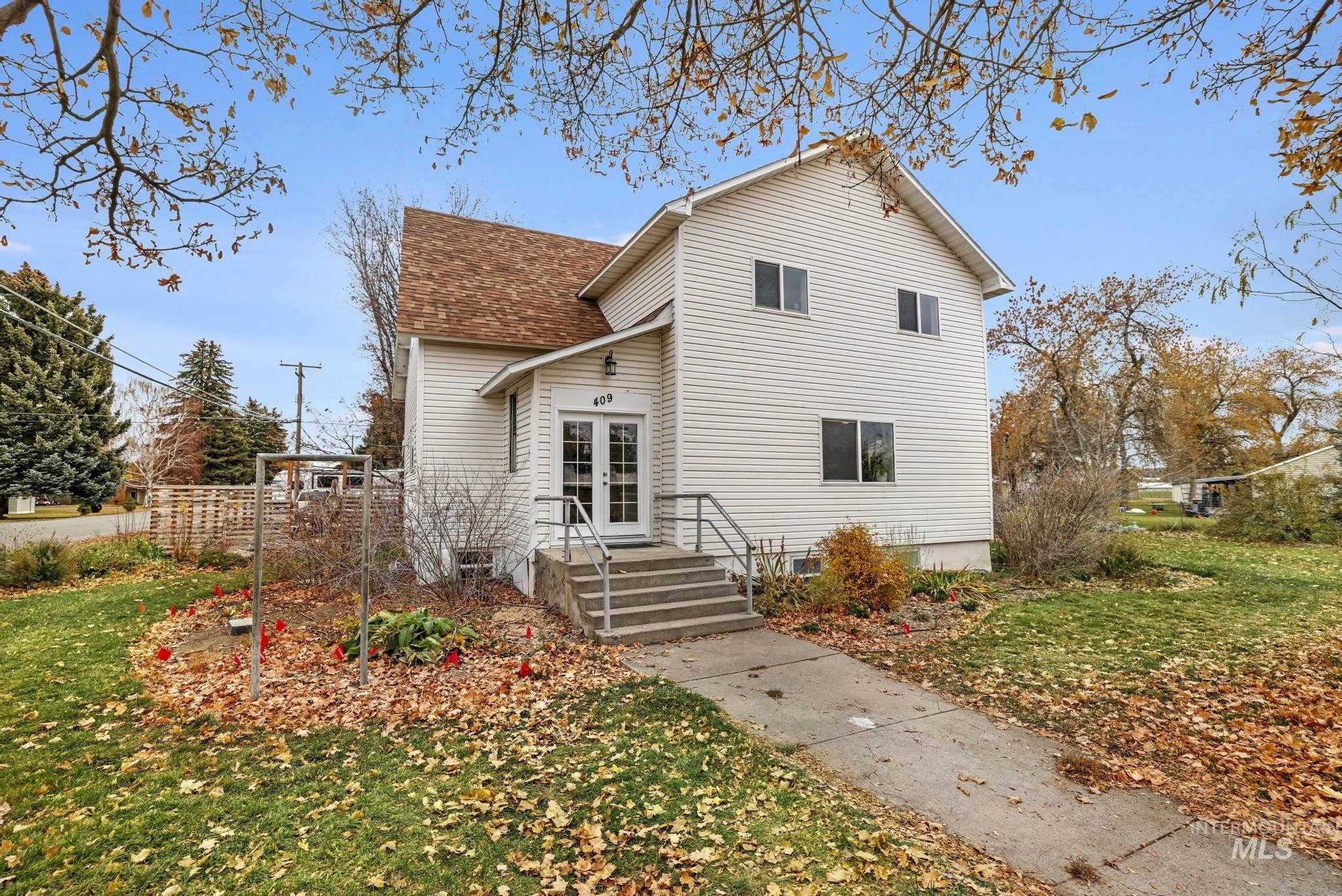 409 1st St E, Hansen, Idaho 83334, 5 Bedrooms, 3 Bathrooms, Residential For Sale, Price $435,000, 98968068